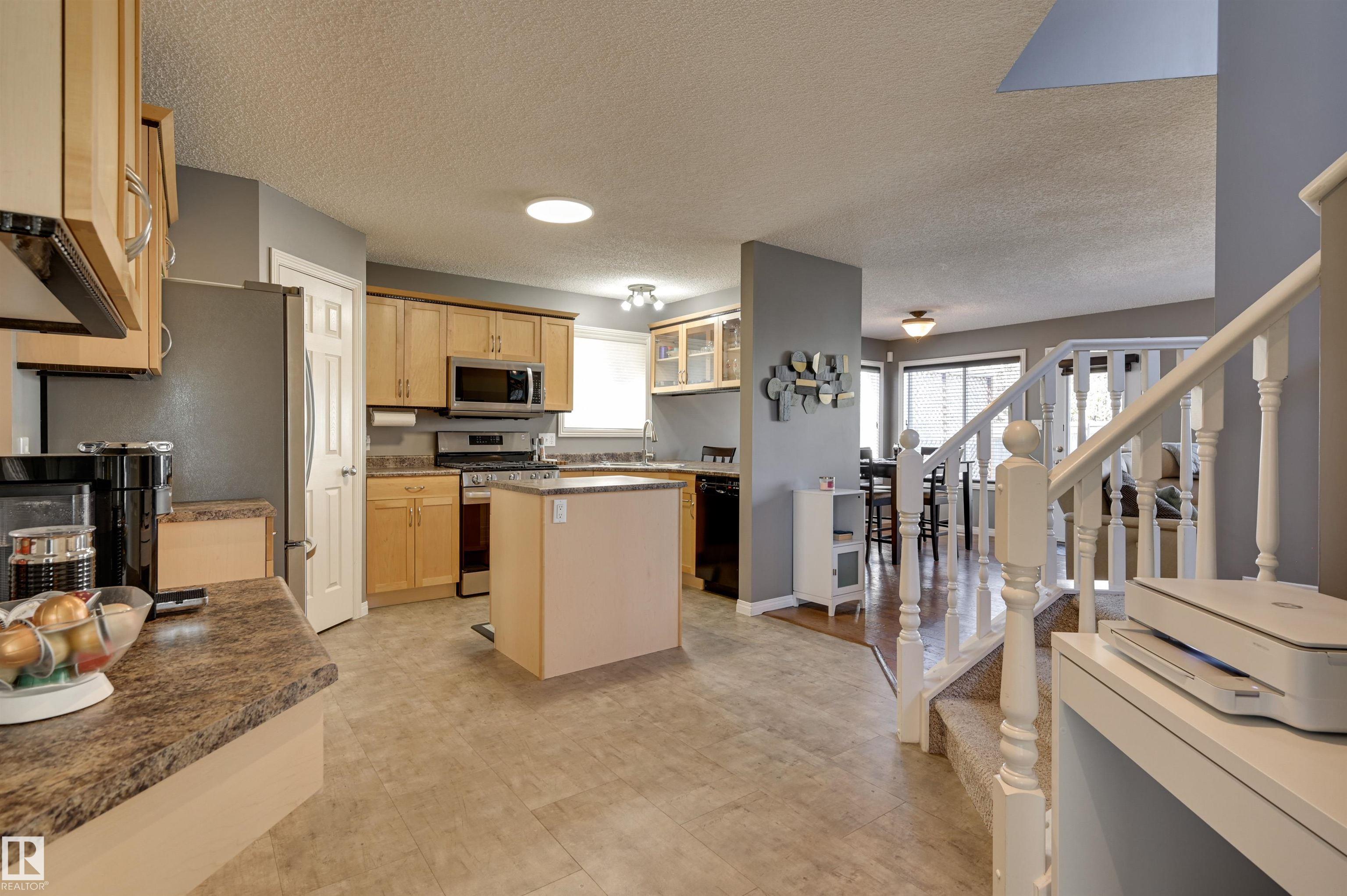 2208 Baker Close SW, Blackmud Creek, Edmonton
