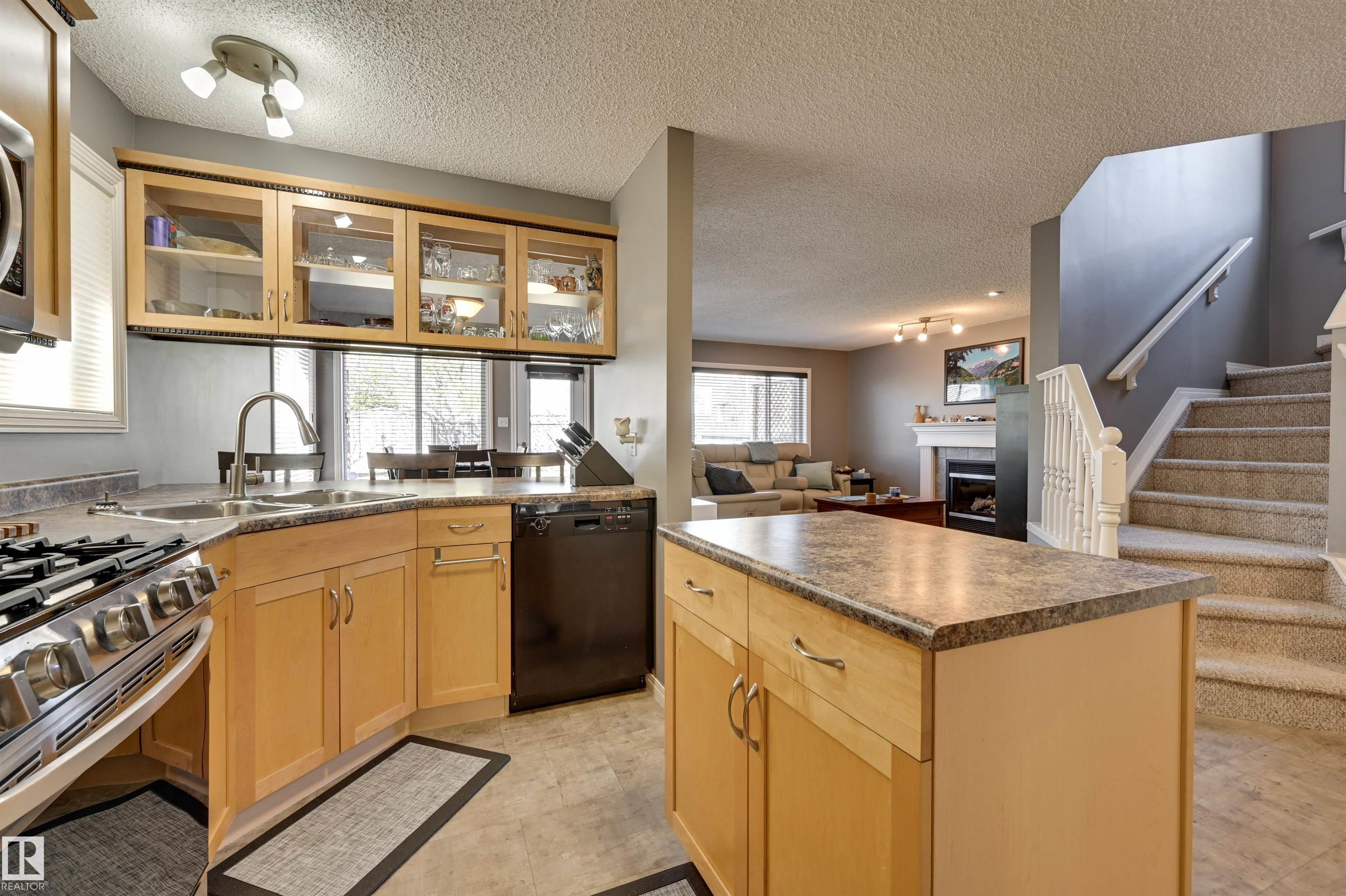 Photo 6 at 2208 Baker Close SW, Blackmud Creek, Edmonton