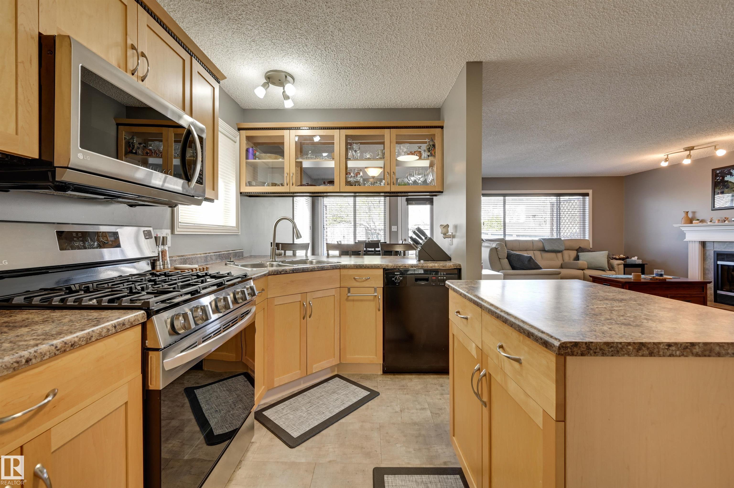 Photo 7 at 2208 Baker Close SW, Blackmud Creek, Edmonton