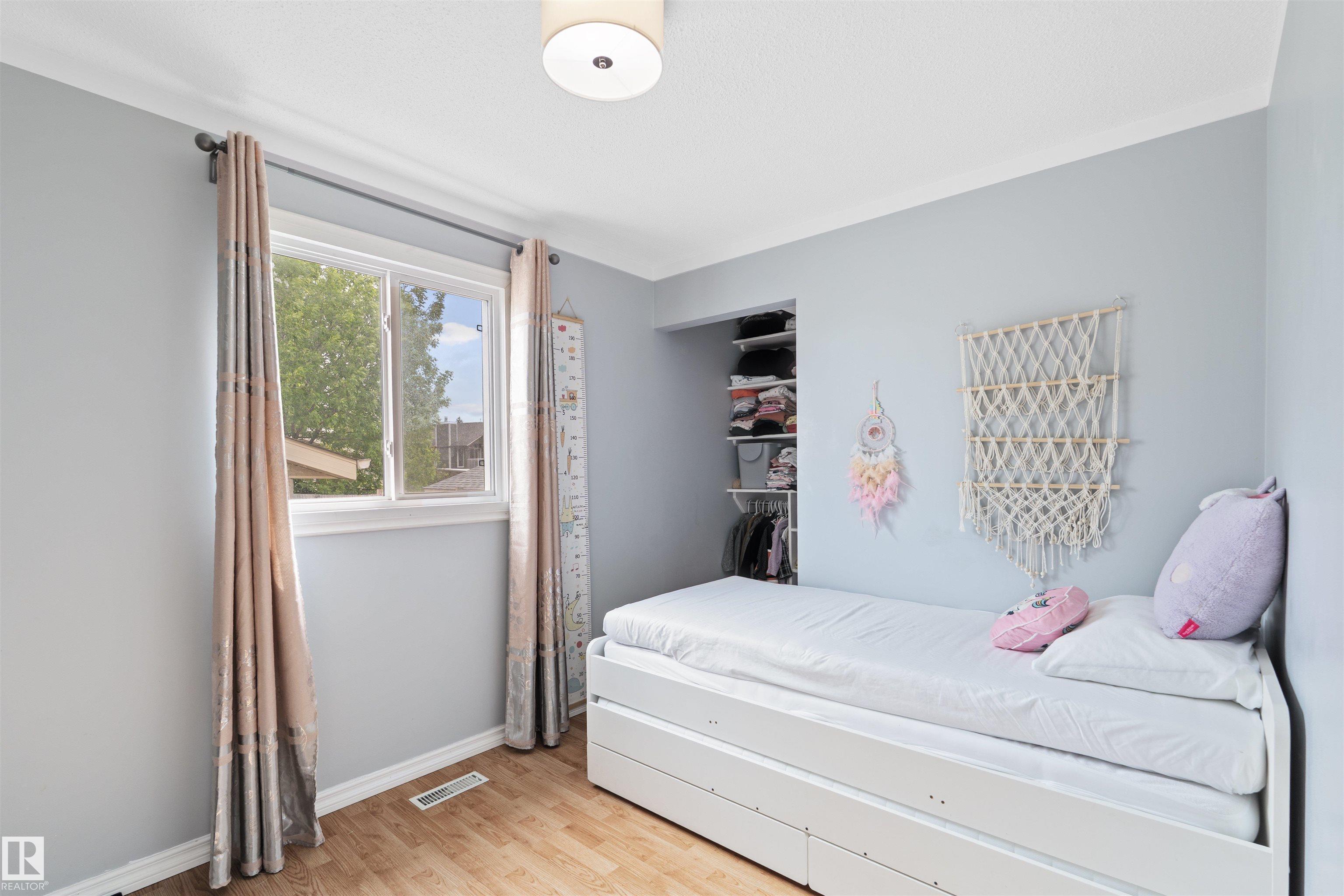 Photo 14 at 17007 95 Street NW, Lago Lindo, Edmonton