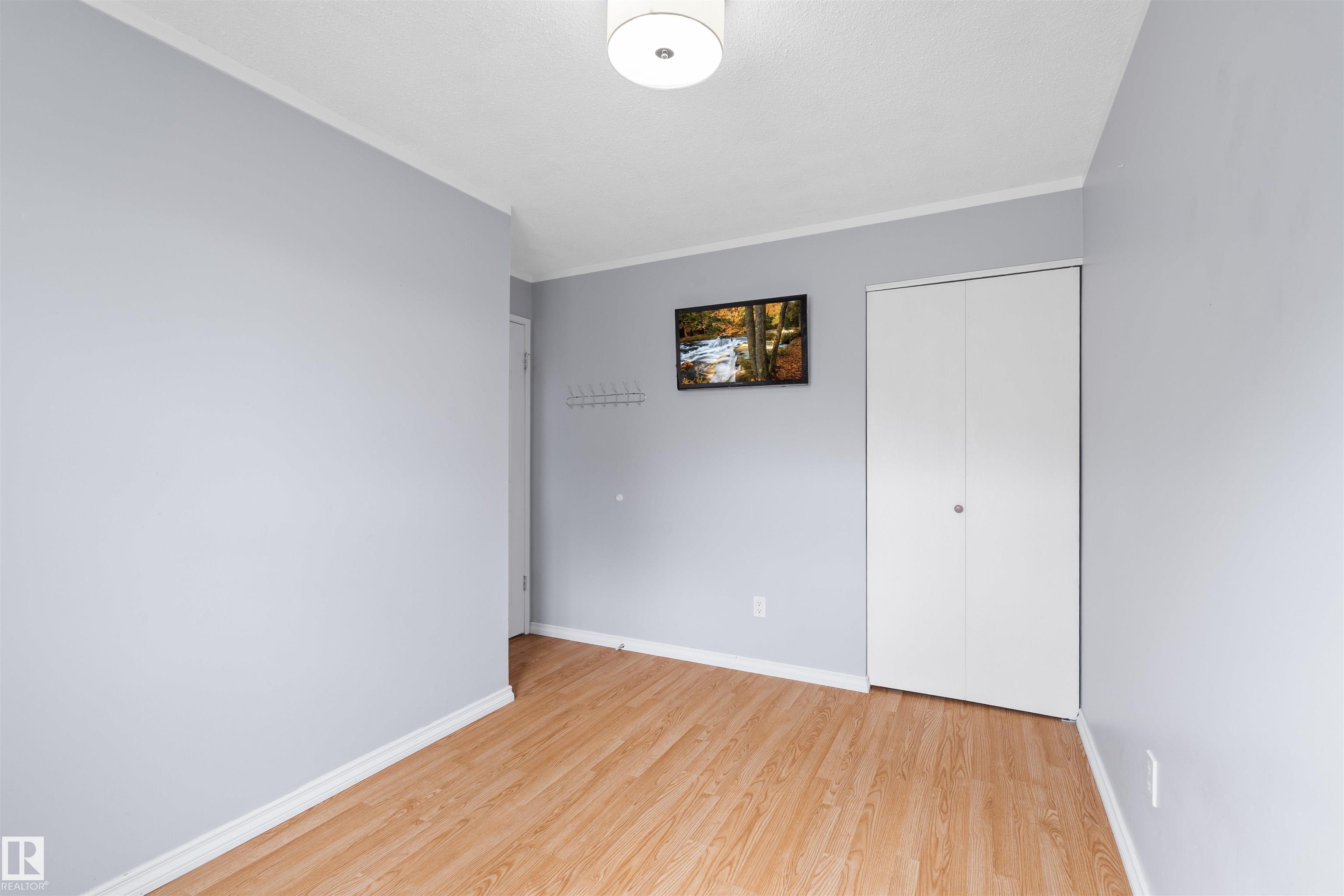Photo 16 at 17007 95 Street NW, Lago Lindo, Edmonton