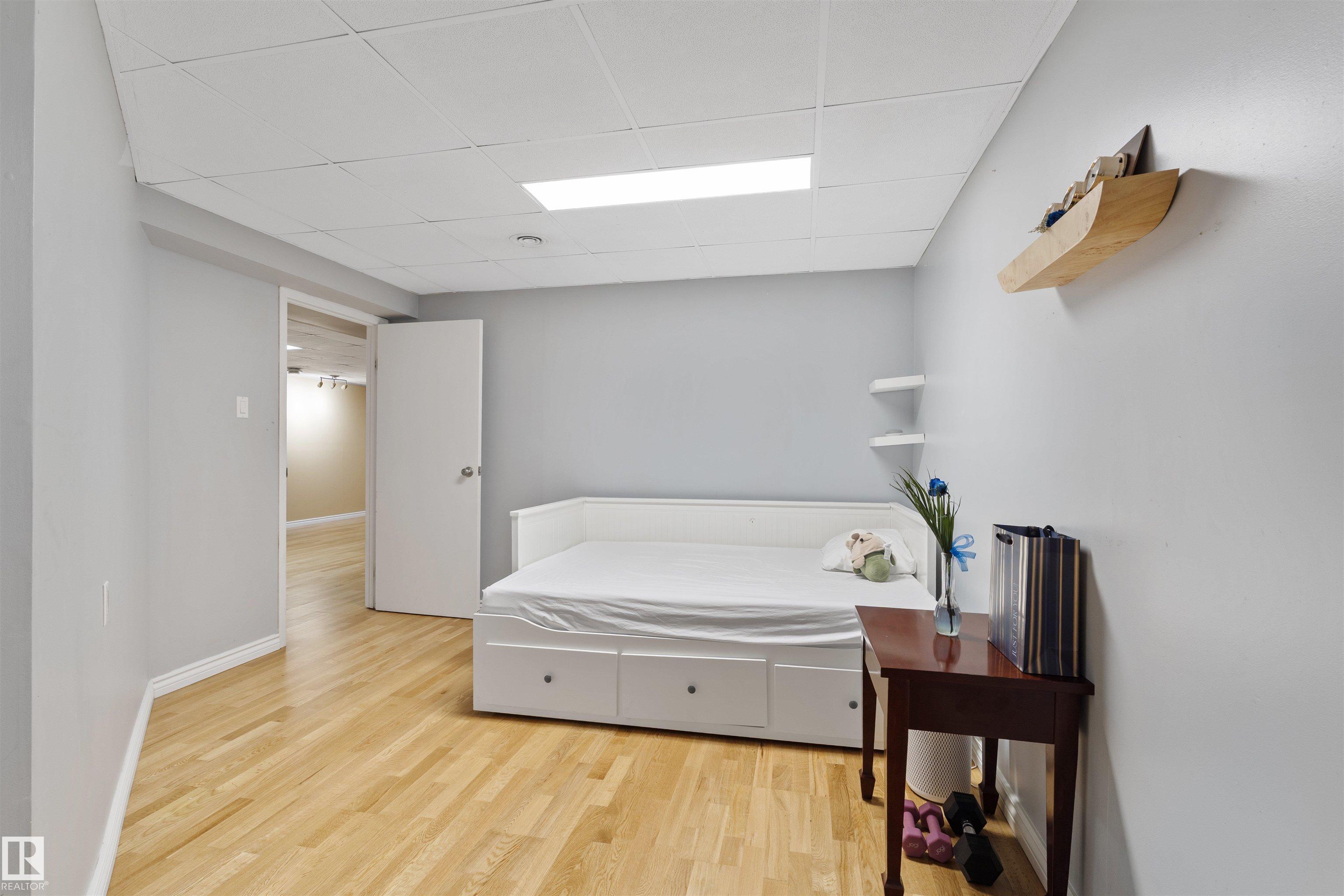 Photo 20 at 17007 95 Street NW, Lago Lindo, Edmonton