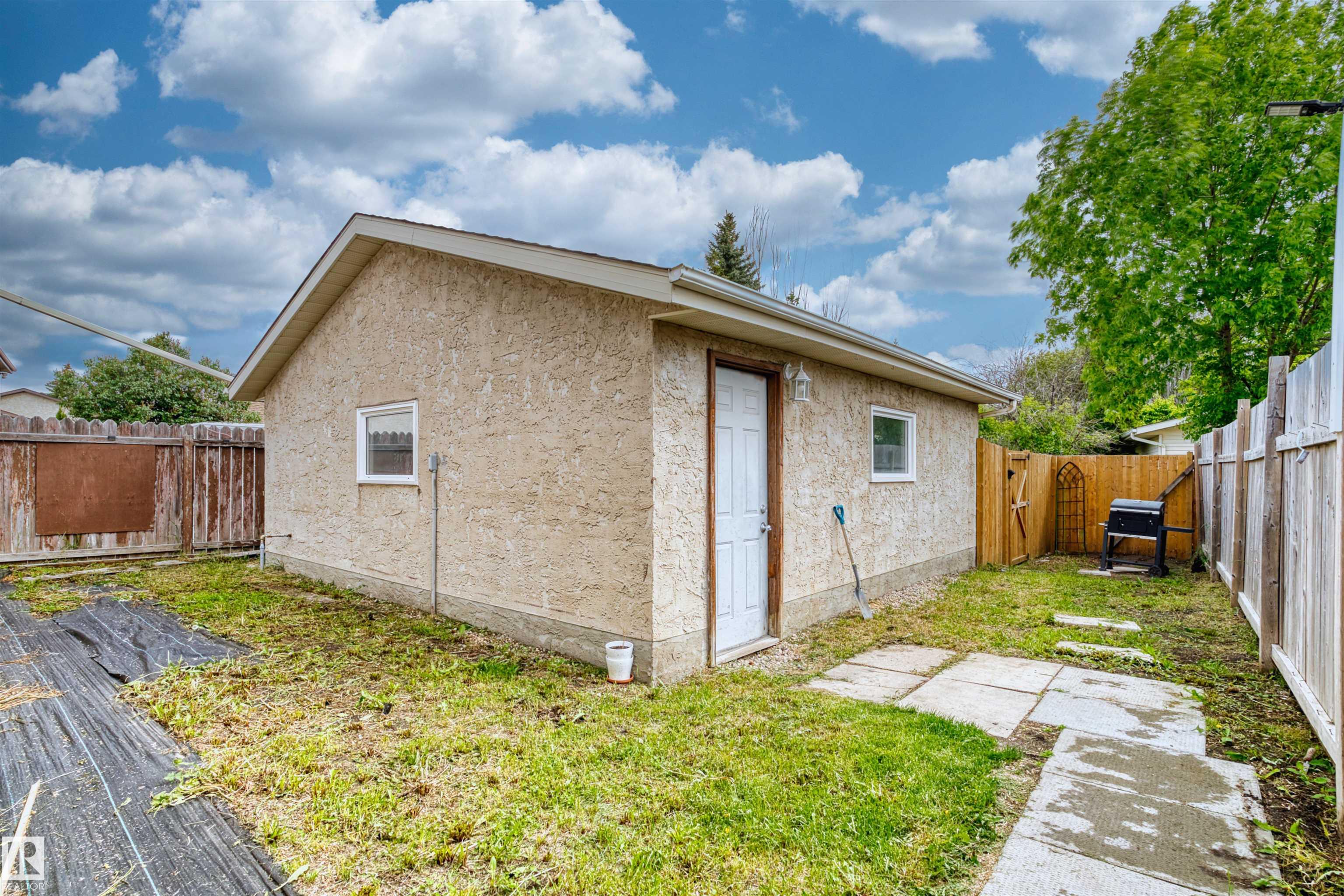 Photo 28 at 17007 95 Street NW, Lago Lindo, Edmonton
