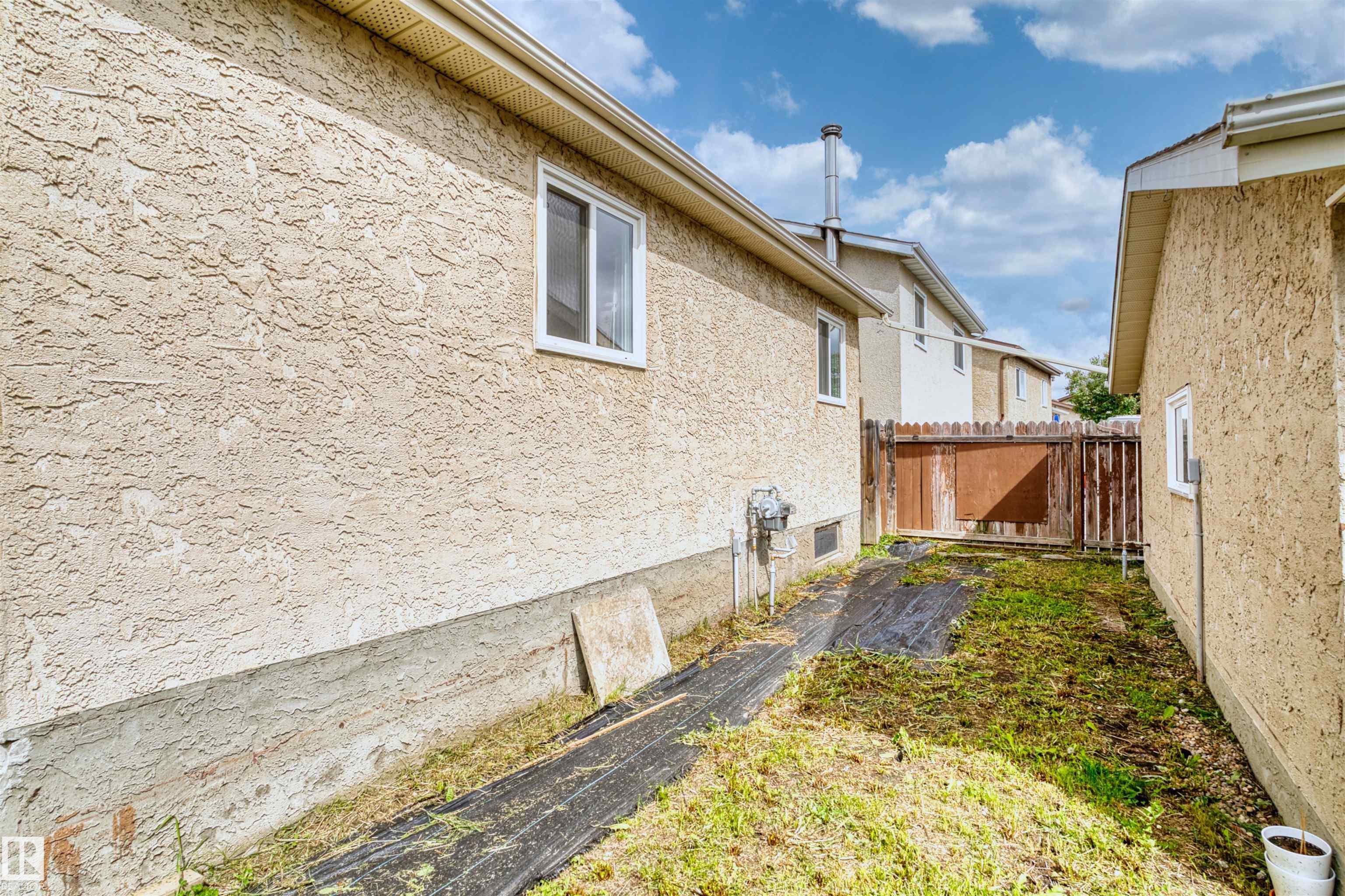 Photo 30 at 17007 95 Street NW, Lago Lindo, Edmonton