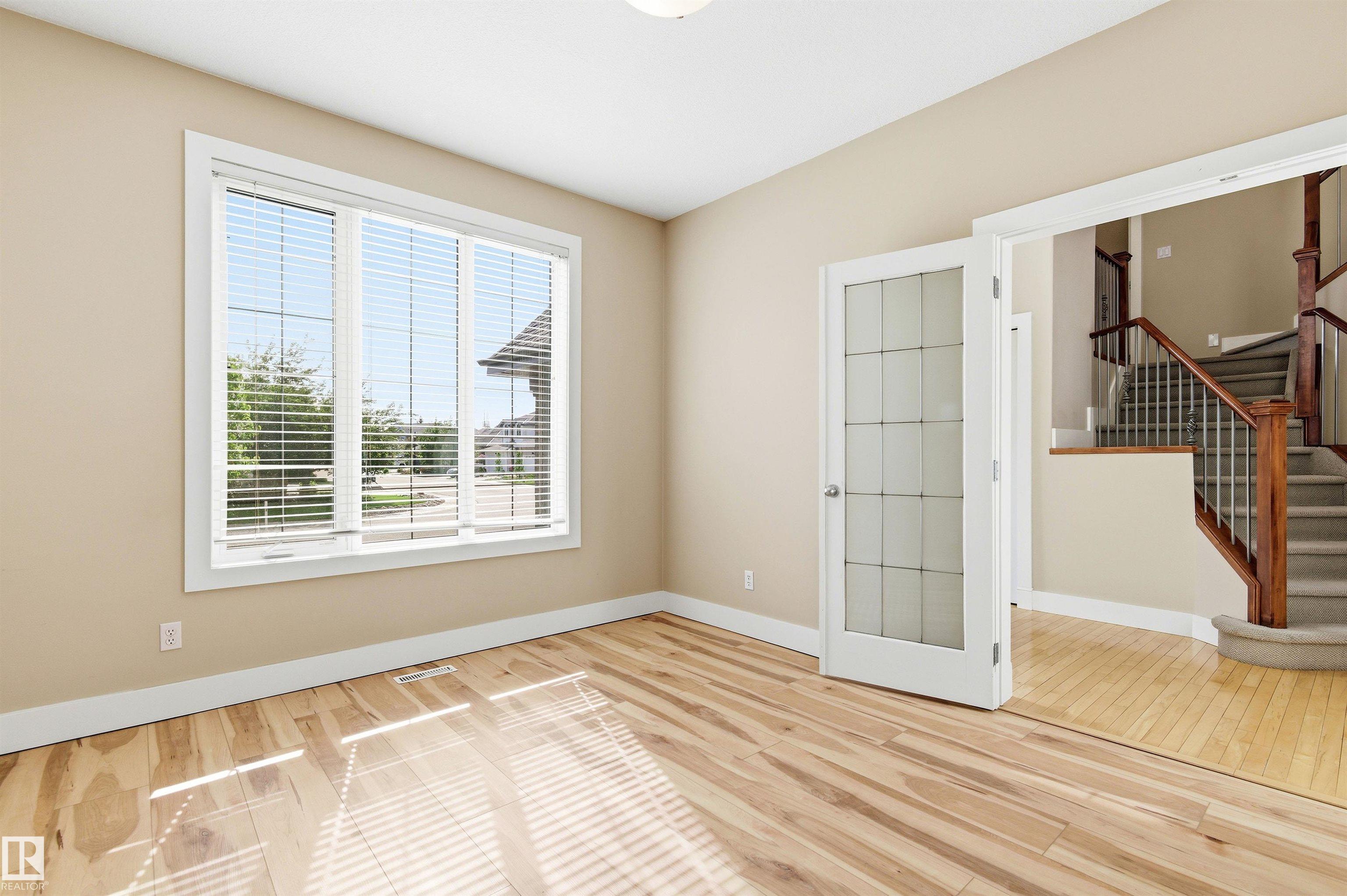 Photo 7 at 1512 Thorogood Close NW, Terwillegar Towne, Edmonton