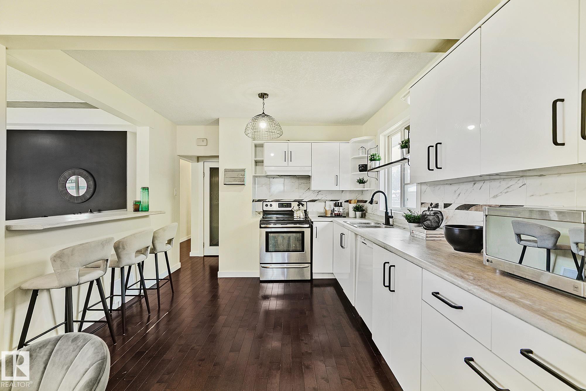 Photo 14 at 11334 52 Street NW, Highlands, Edmonton