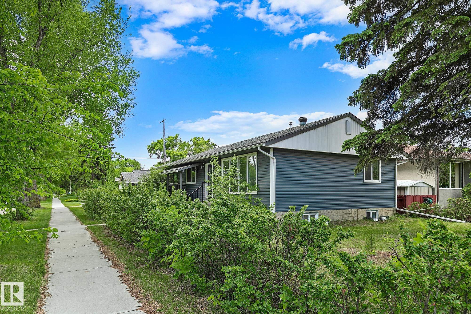 Photo 32 at 11334 52 Street NW, Highlands, Edmonton