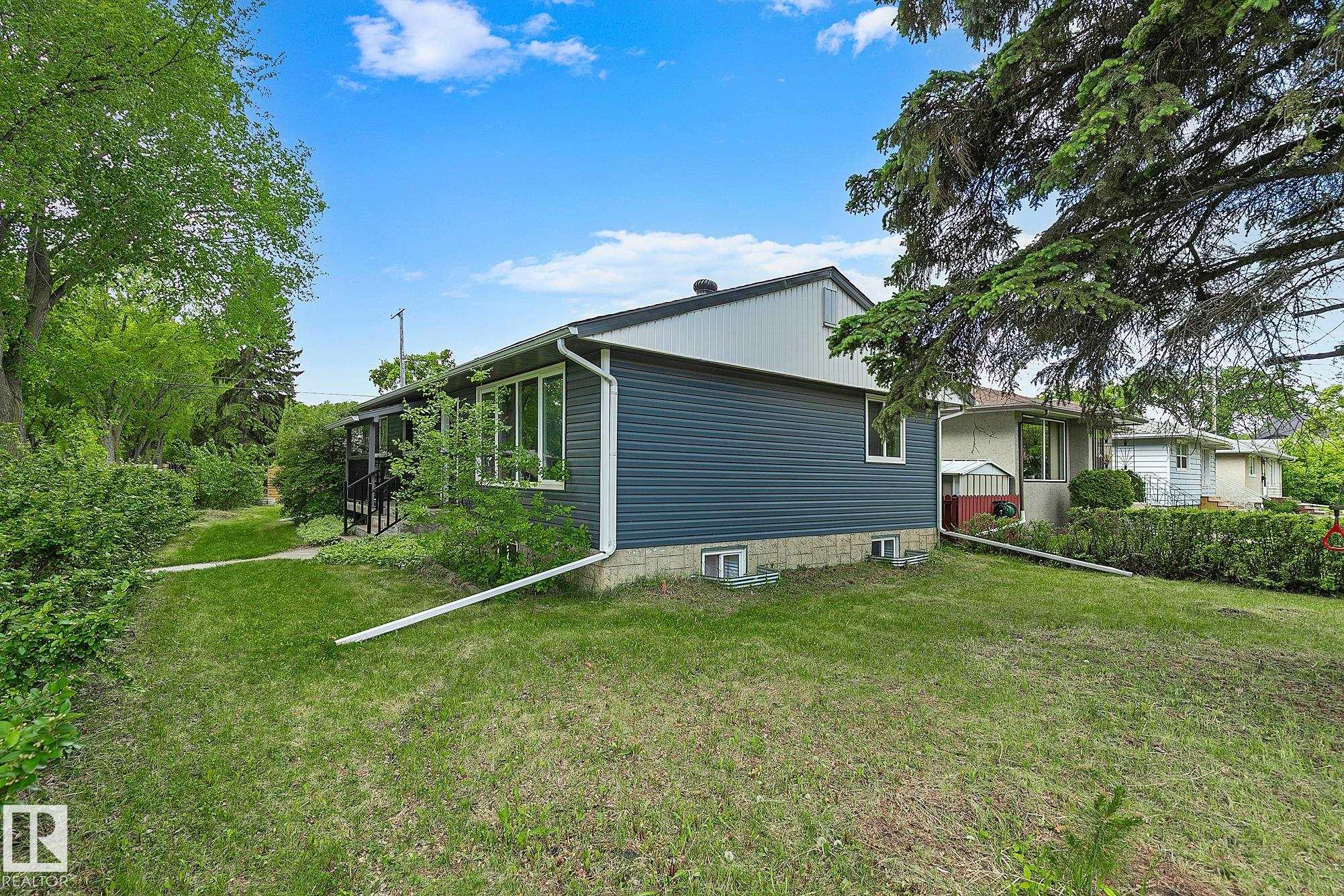 Photo 33 at 11334 52 Street NW, Highlands, Edmonton