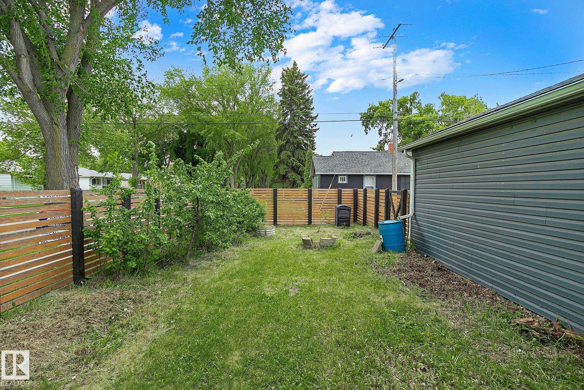 Photo 37 at 11334 52 Street NW, Highlands, Edmonton