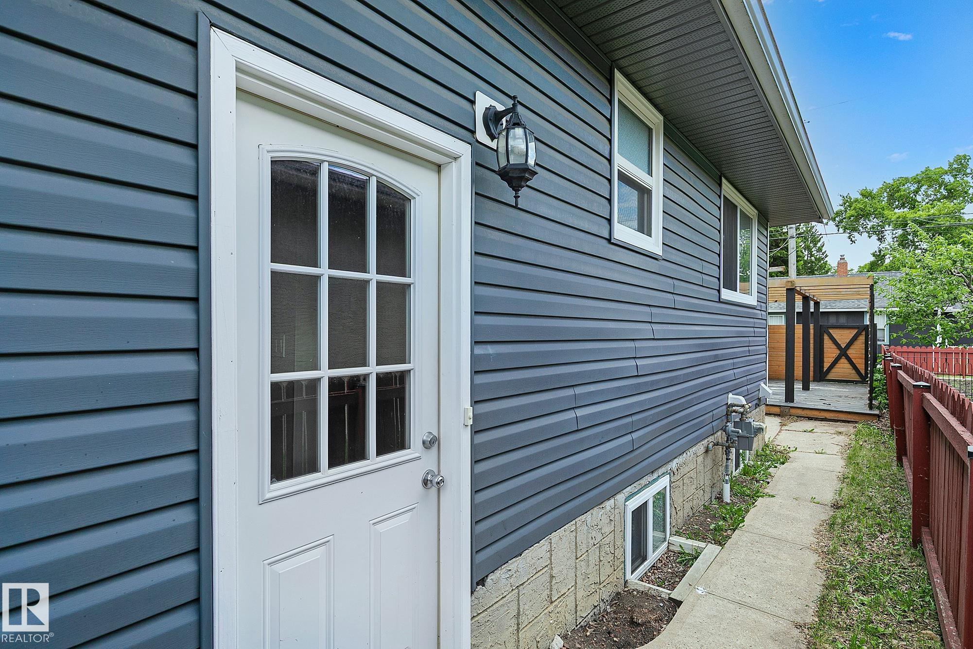 Photo 43 at 11334 52 Street NW, Highlands, Edmonton