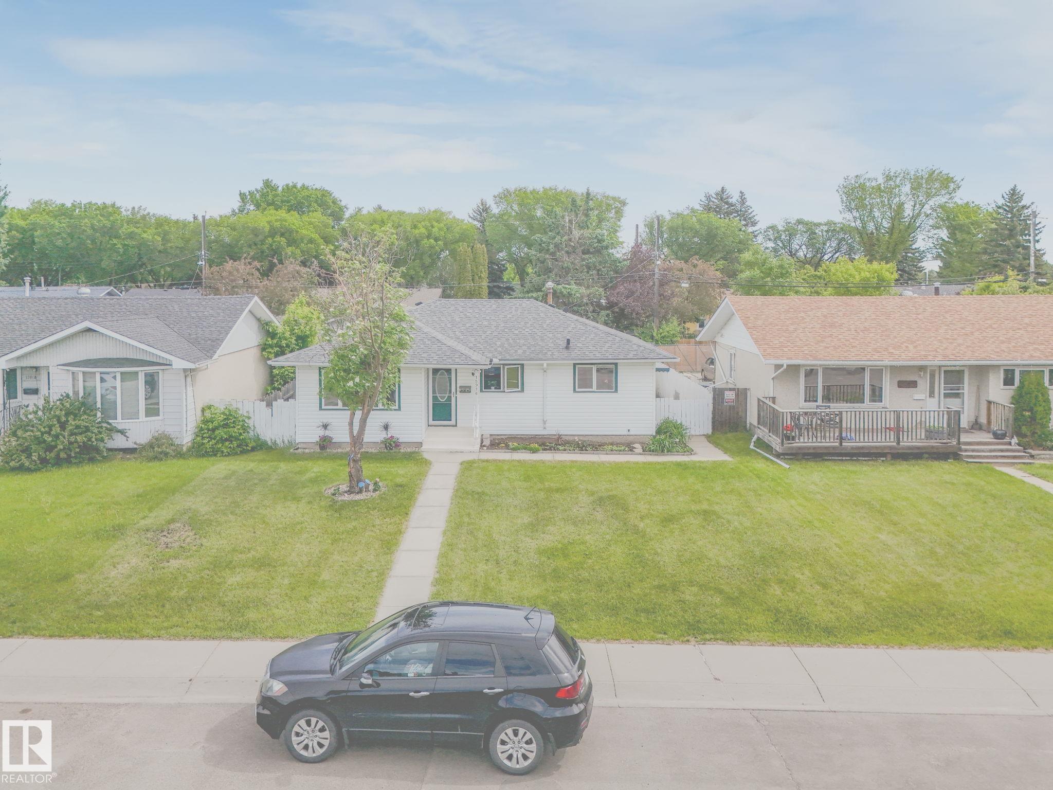 15916 88b Avenue NW, Meadowlark Park, Edmonton
