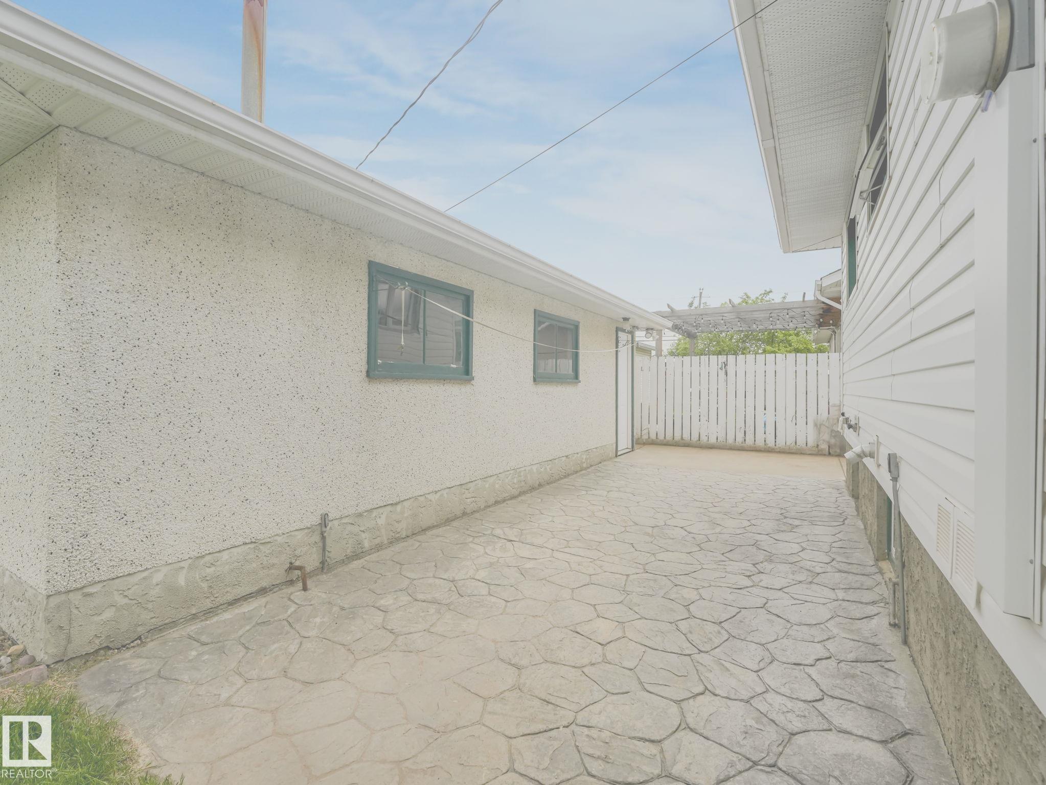 Photo 15 at 15916 88b Avenue NW, Meadowlark Park, Edmonton