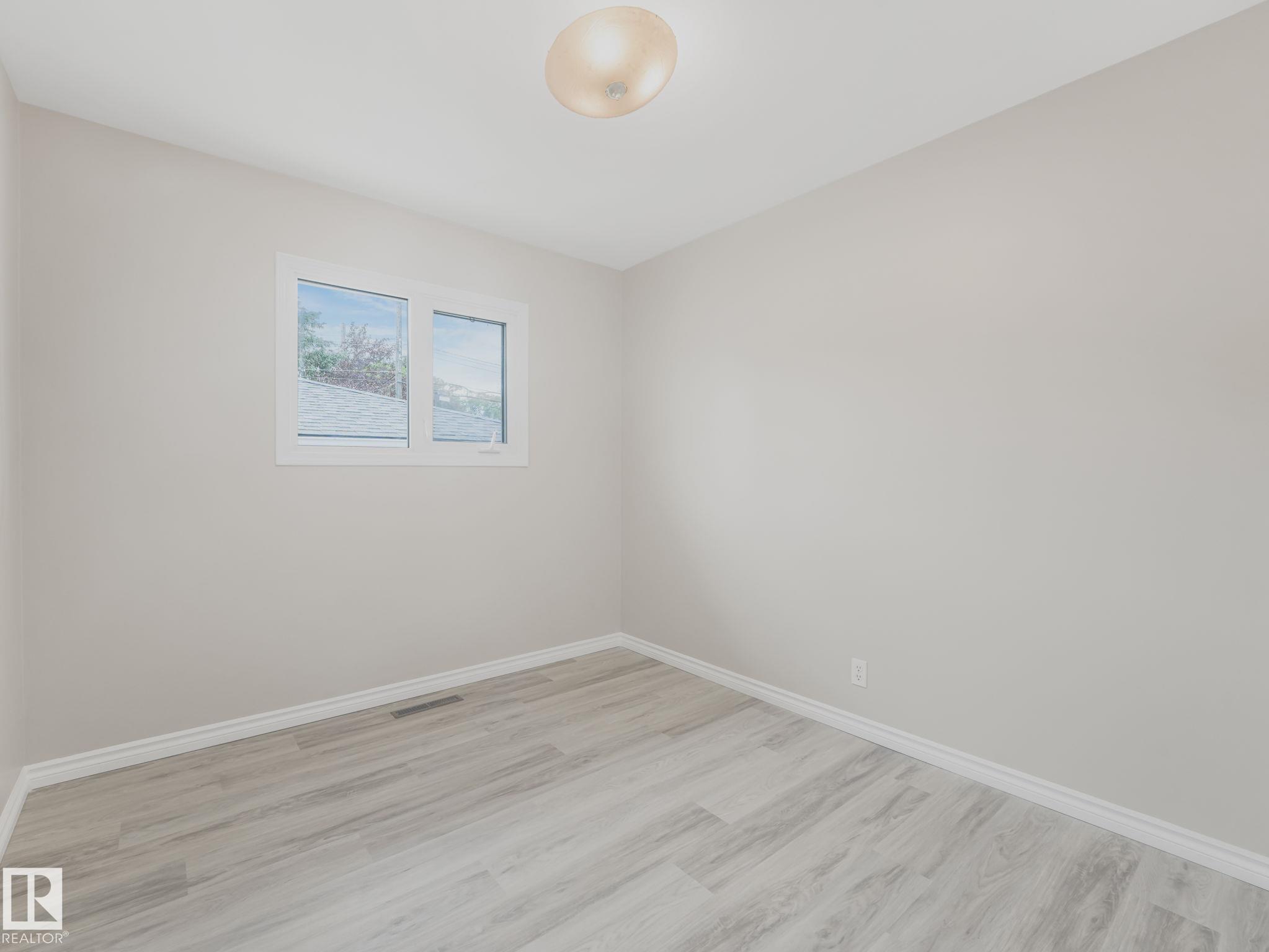 Photo 30 at 15916 88b Avenue NW, Meadowlark Park, Edmonton