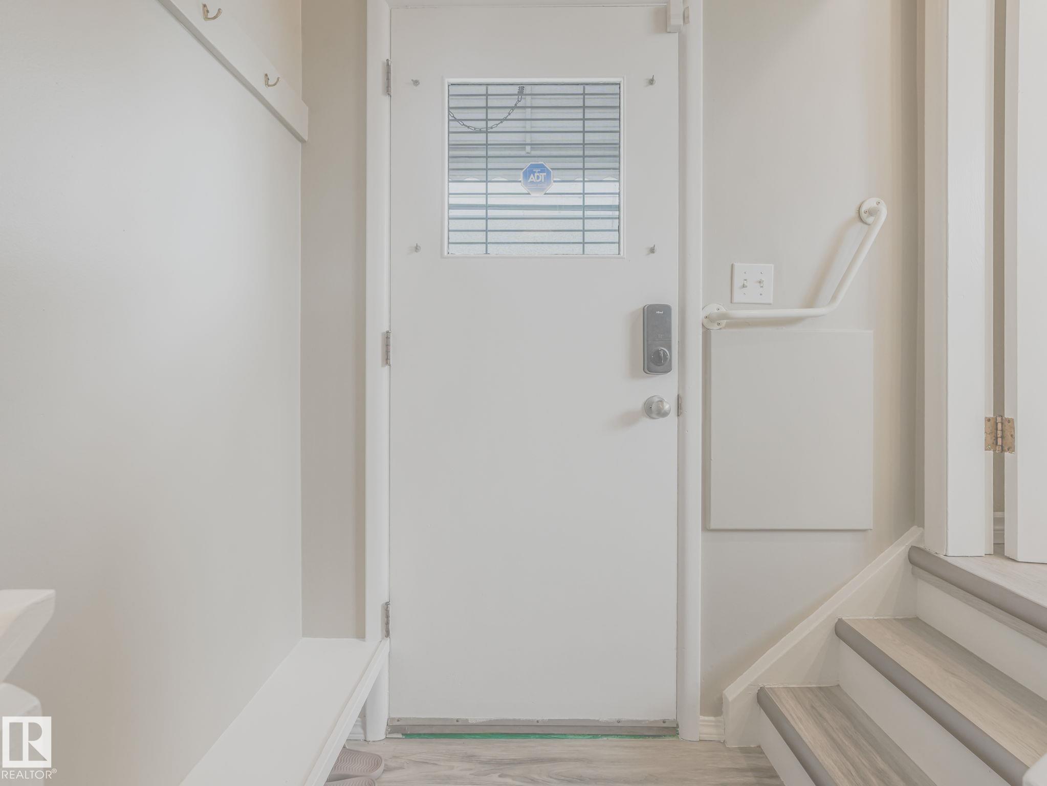Photo 33 at 15916 88b Avenue NW, Meadowlark Park, Edmonton