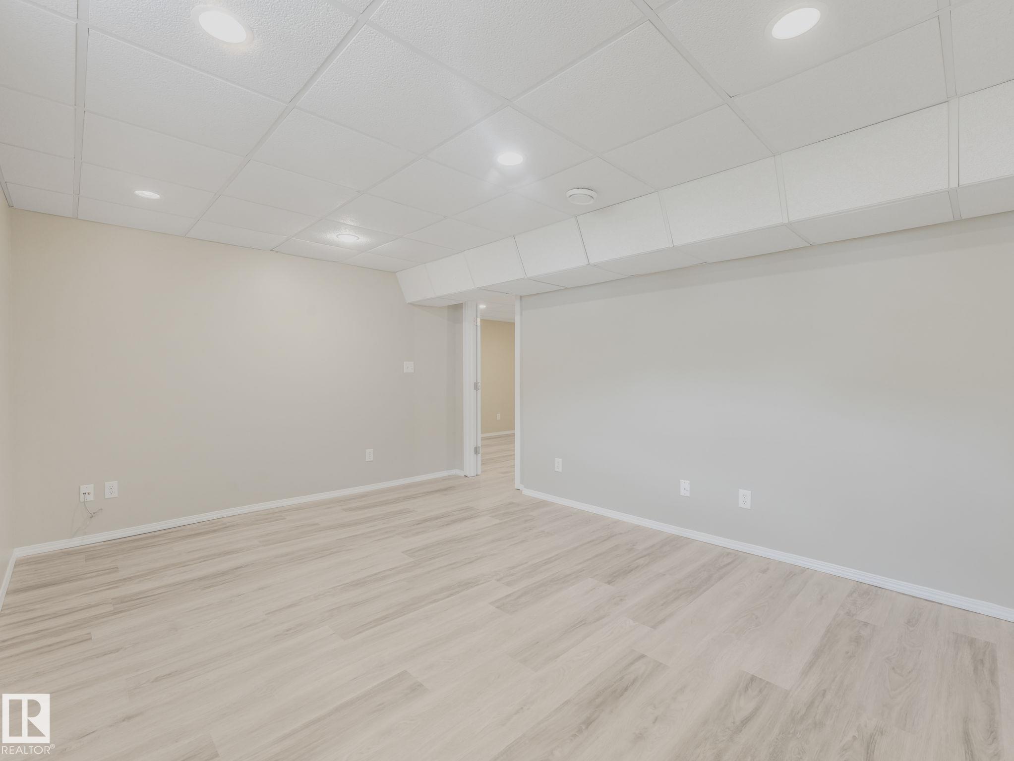 Photo 40 at 15916 88b Avenue NW, Meadowlark Park, Edmonton