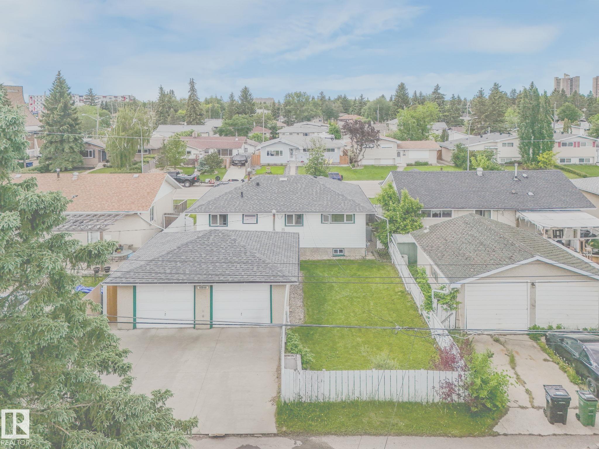 Photo 6 at 15916 88b Avenue NW, Meadowlark Park, Edmonton
