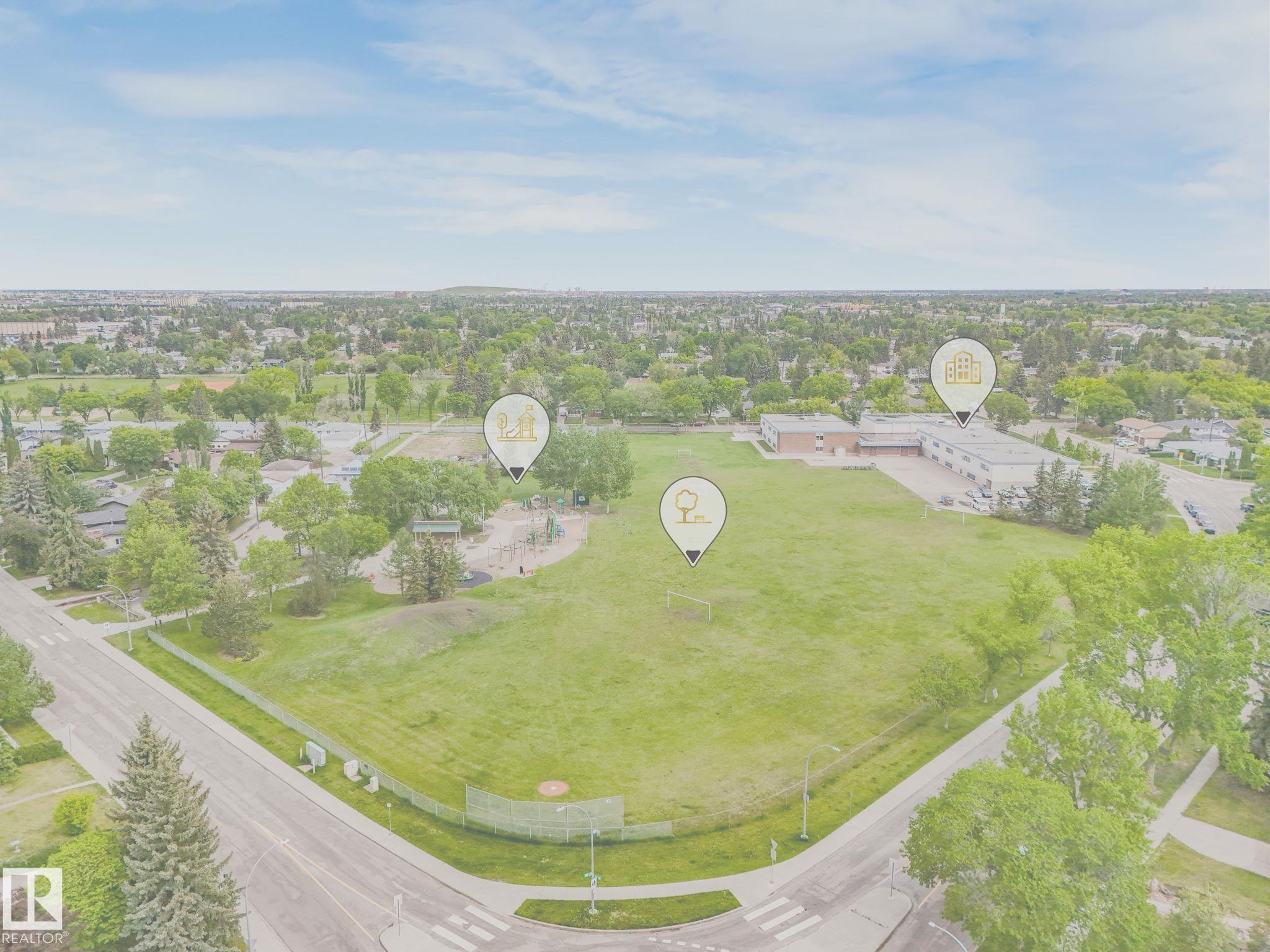 Photo 7 at 15916 88b Avenue NW, Meadowlark Park, Edmonton