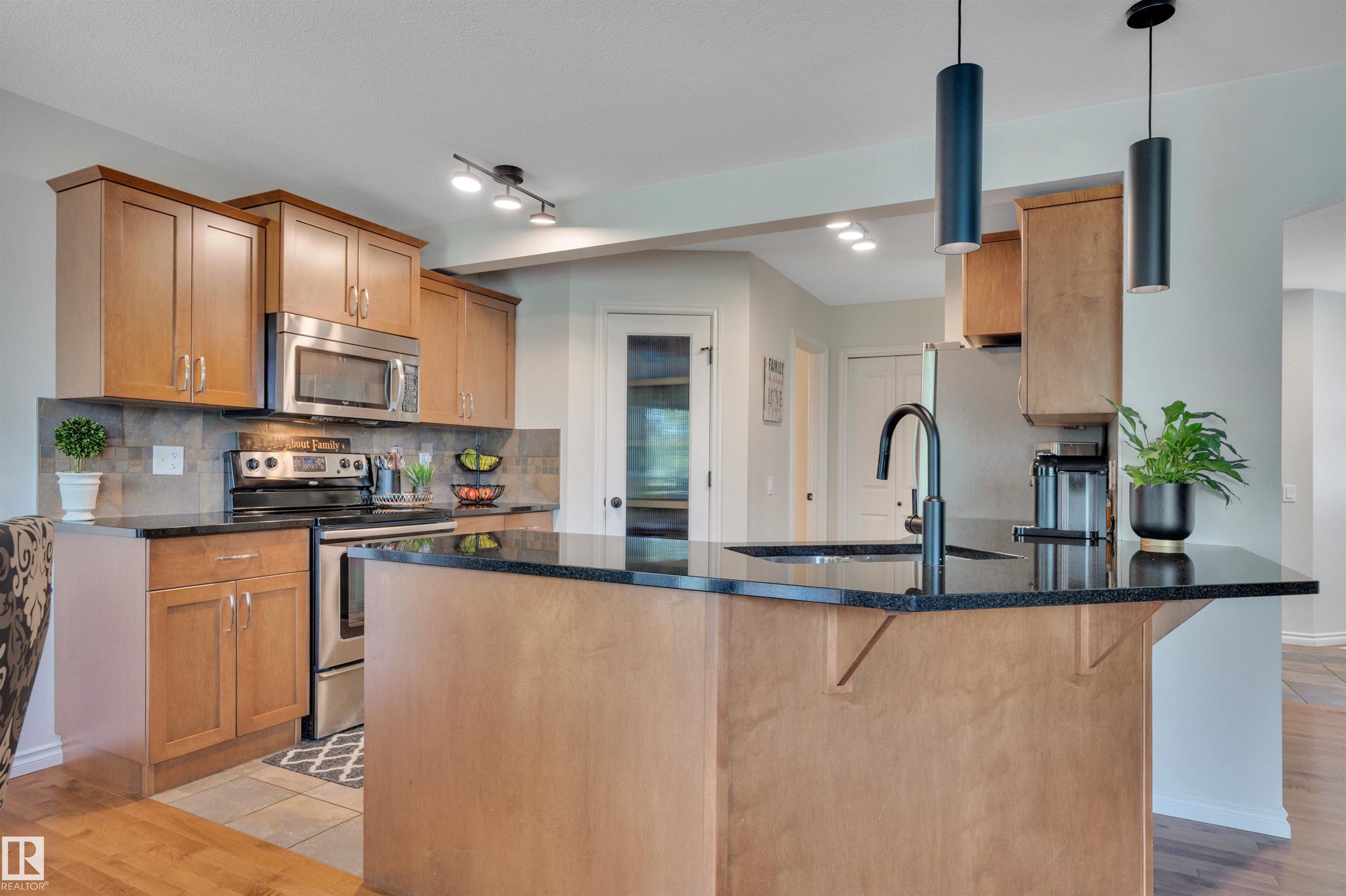 Photo 13 at 52 Selkirk Place, Suntree, Leduc