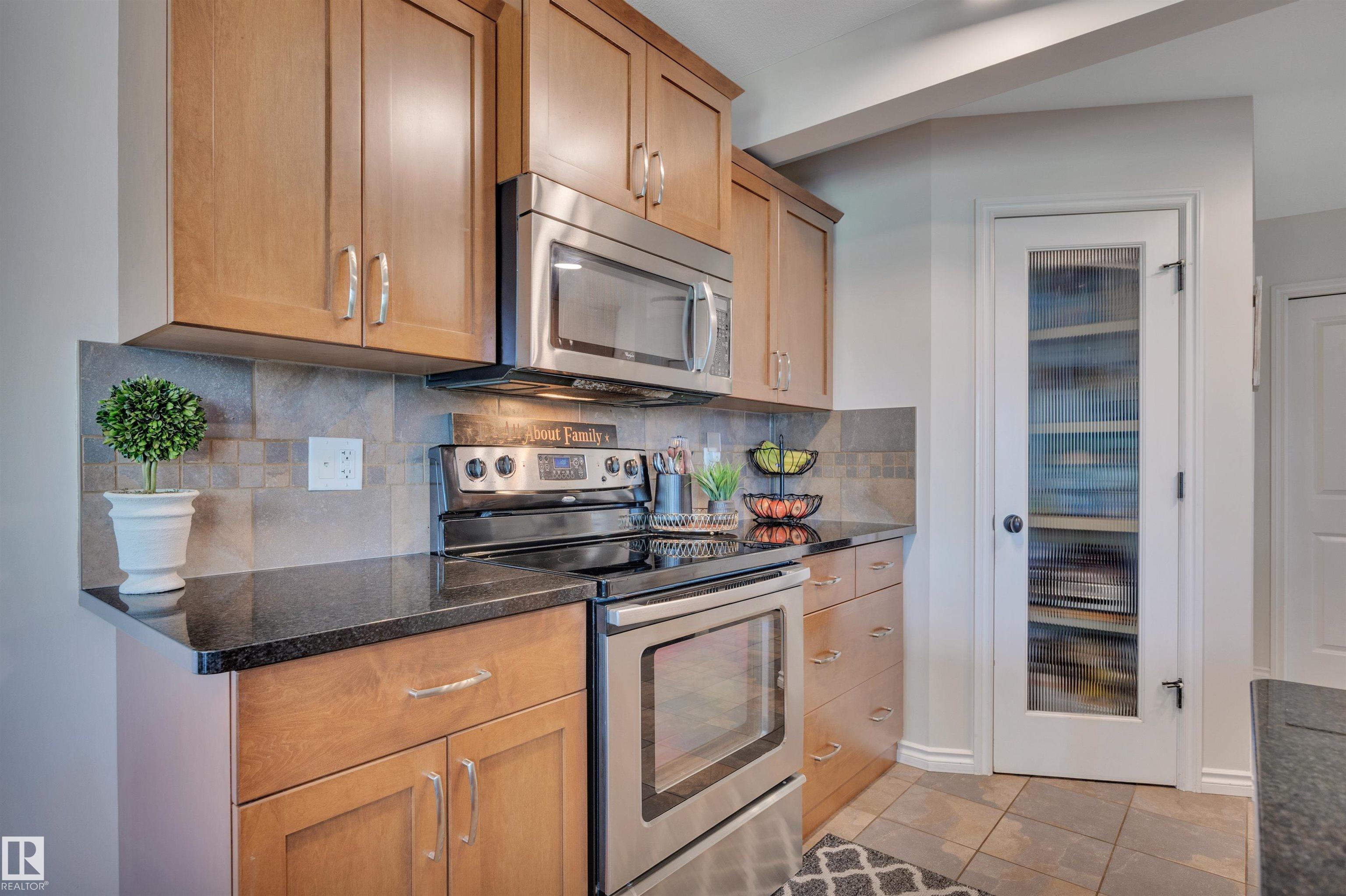 Photo 14 at 52 Selkirk Place, Suntree, Leduc
