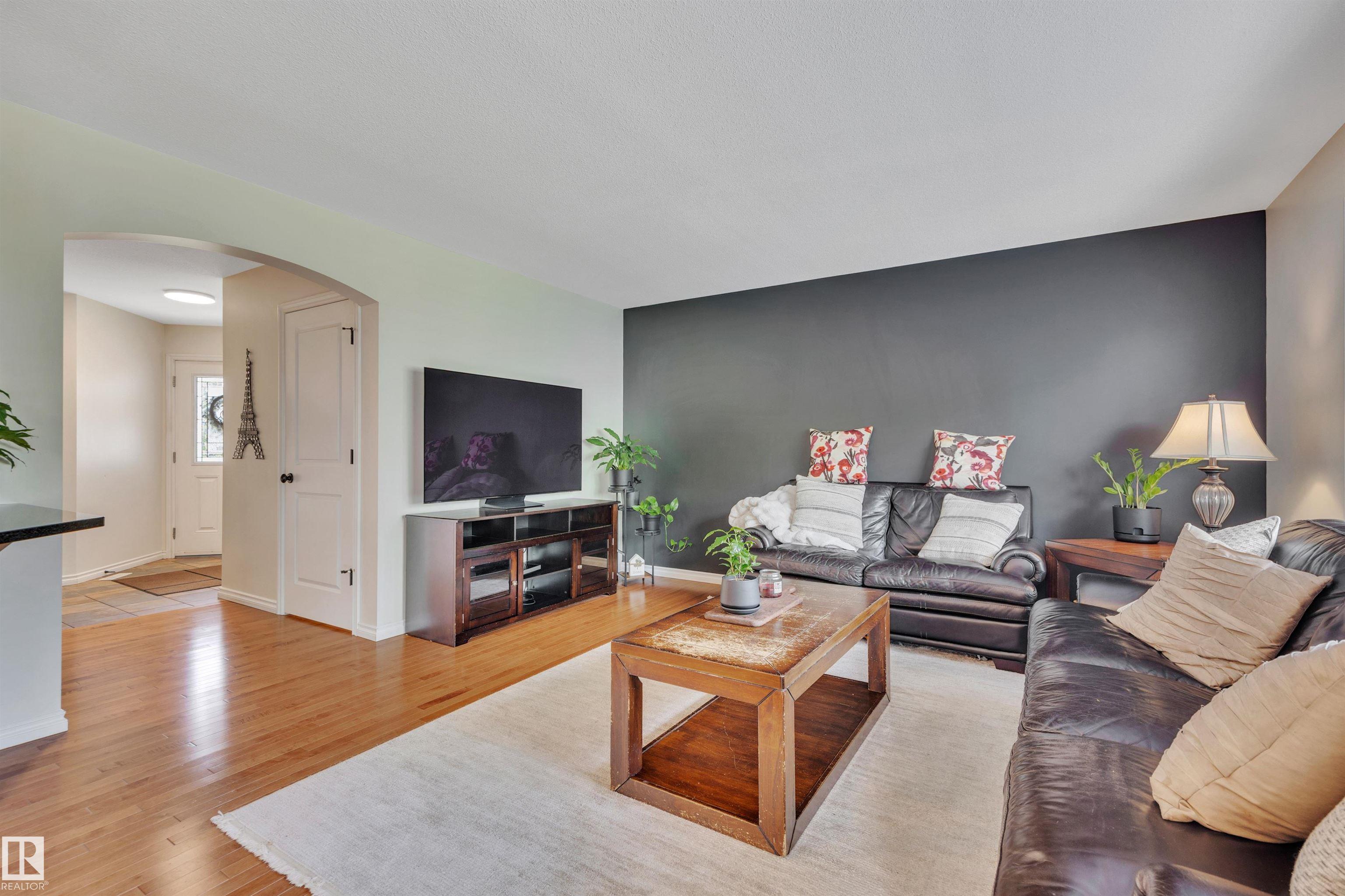 Photo 8 at 52 Selkirk Place, Suntree, Leduc