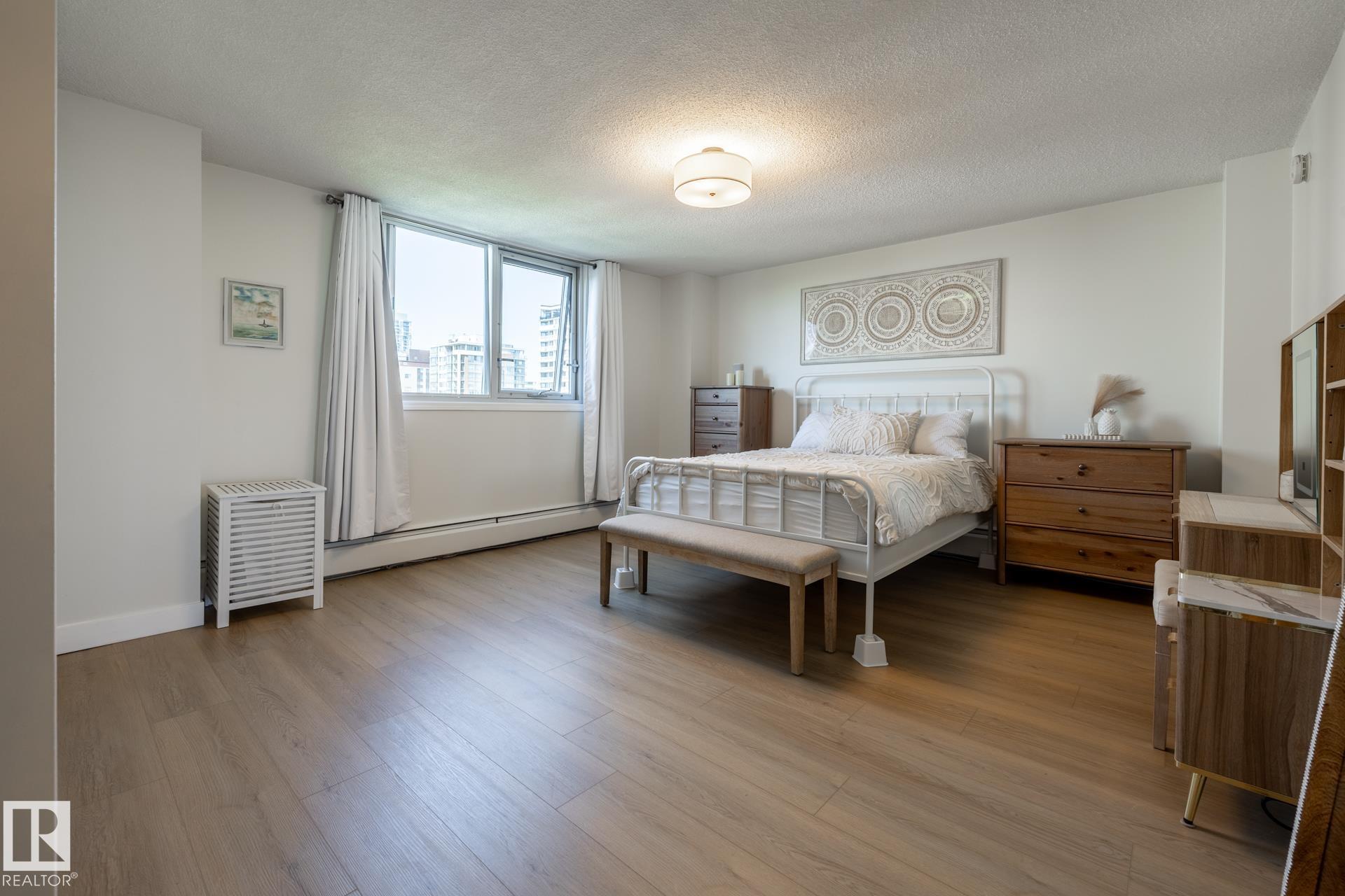 Photo 20 at 807 - 10011 116 Street NW, Wîhkwêntôwin, Edmonton