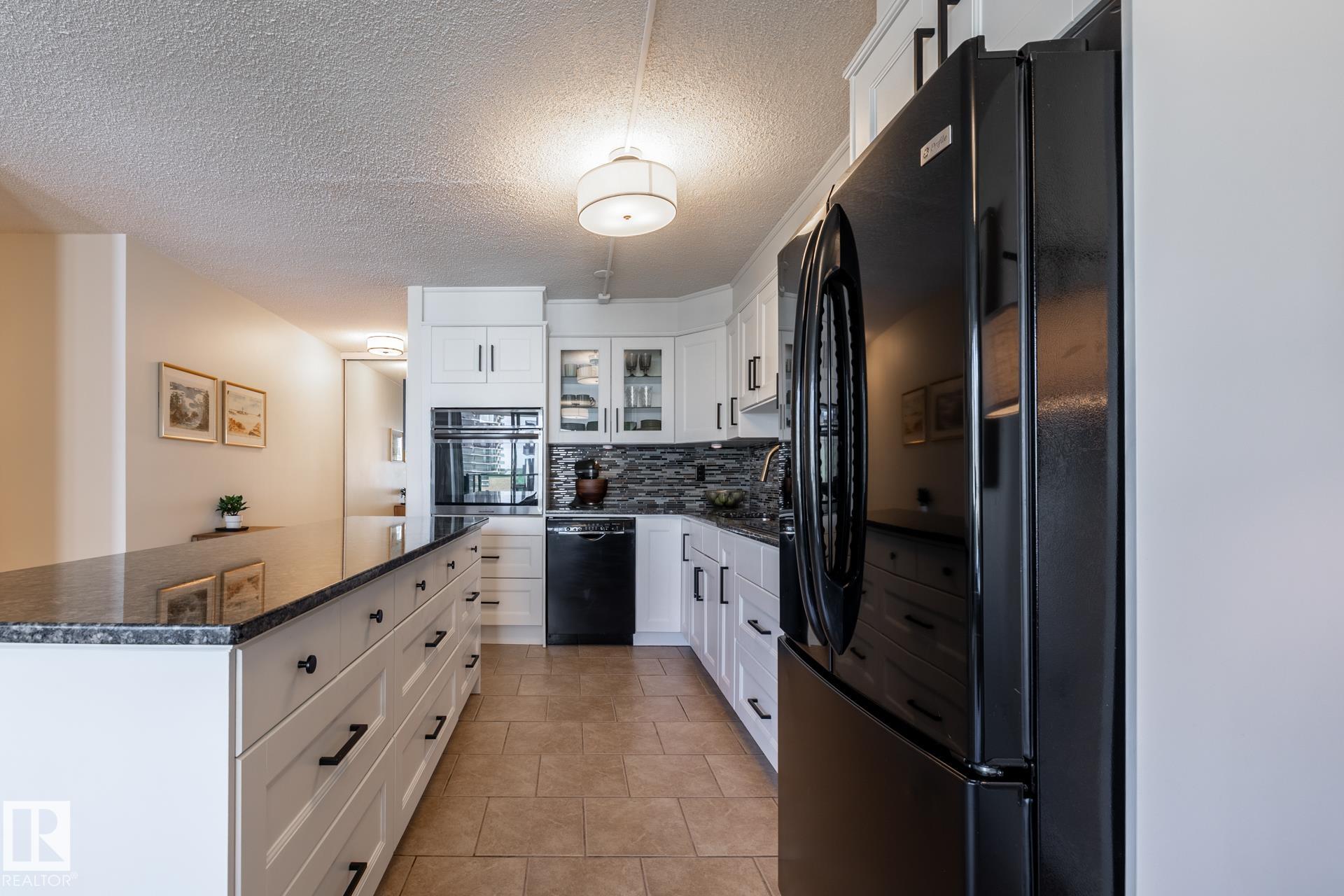 Photo 6 at 807 - 10011 116 Street NW, Wîhkwêntôwin, Edmonton