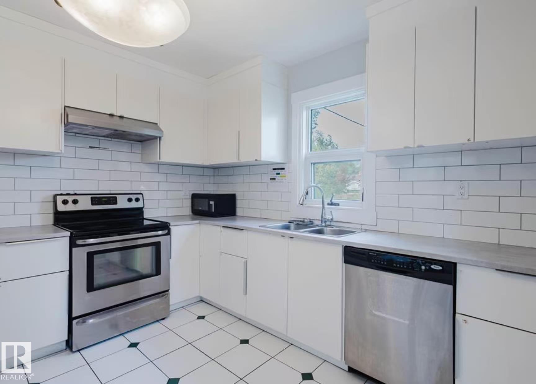 Photo 7 at 10948 75 Avenue NW, McKernan, Edmonton