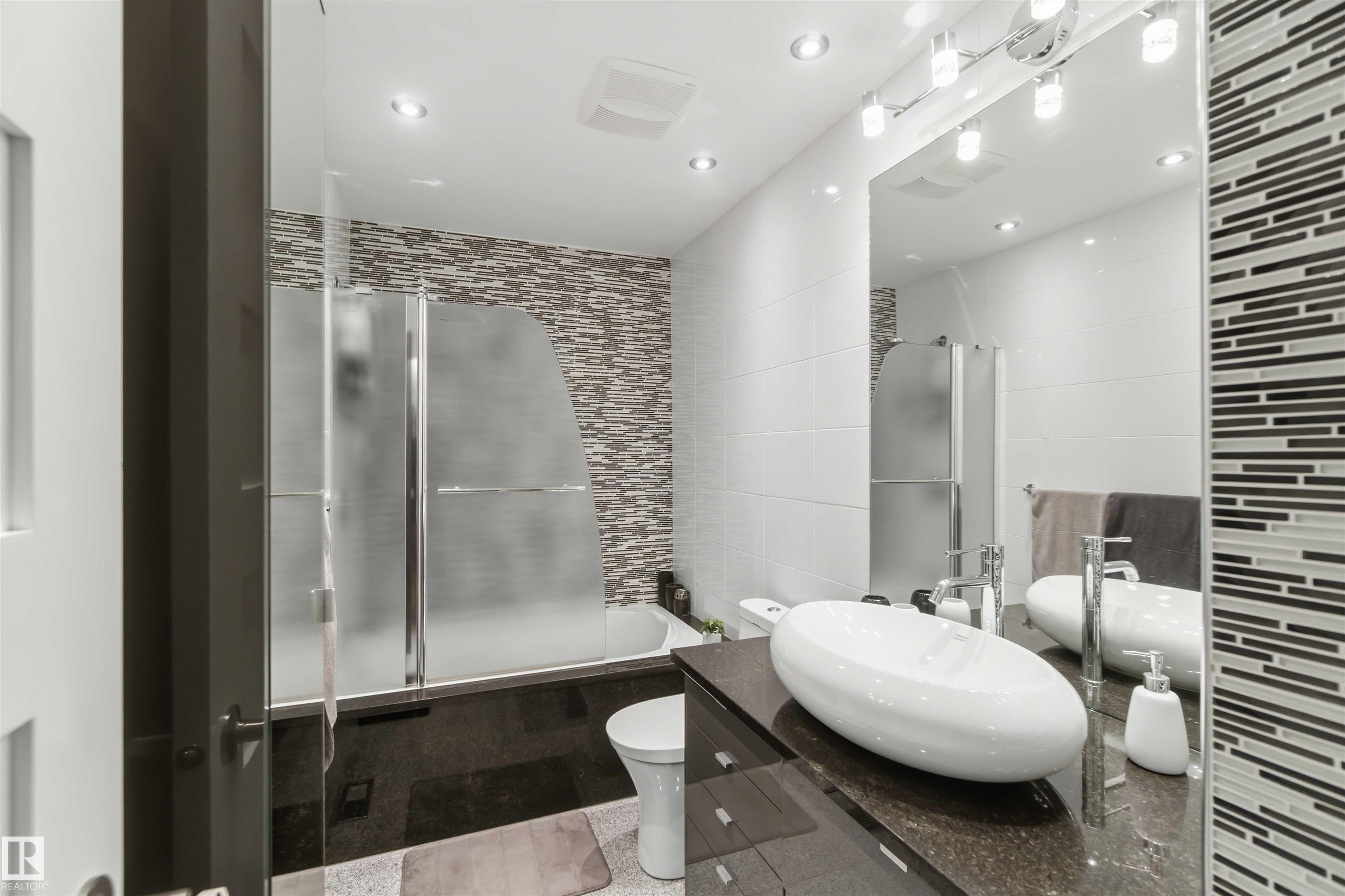 Photo 34 at 1832 104a Street NW, Keheewin, Edmonton