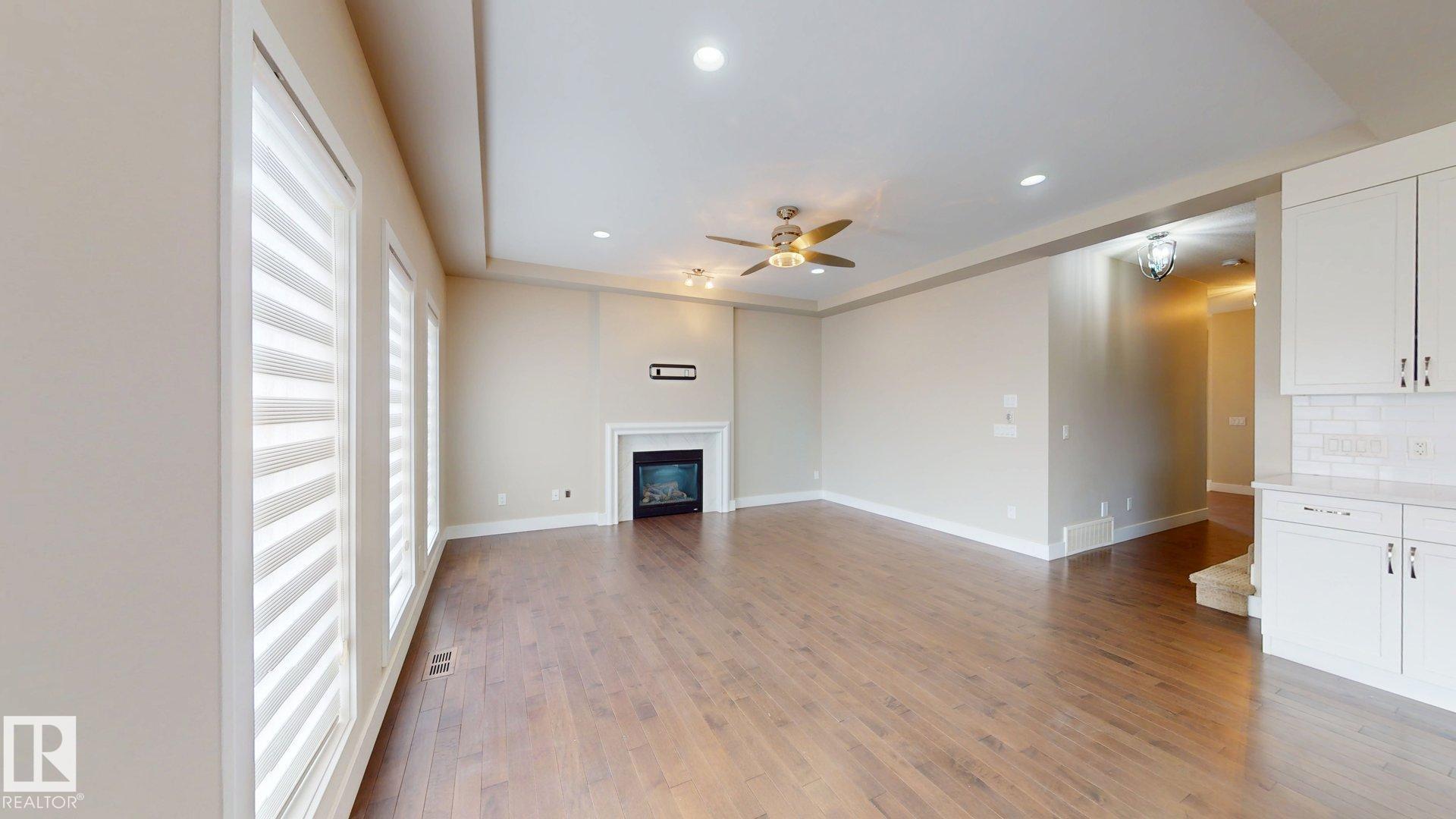 Photo 11 at 4016 8 Street NW, Maple Crest, Edmonton