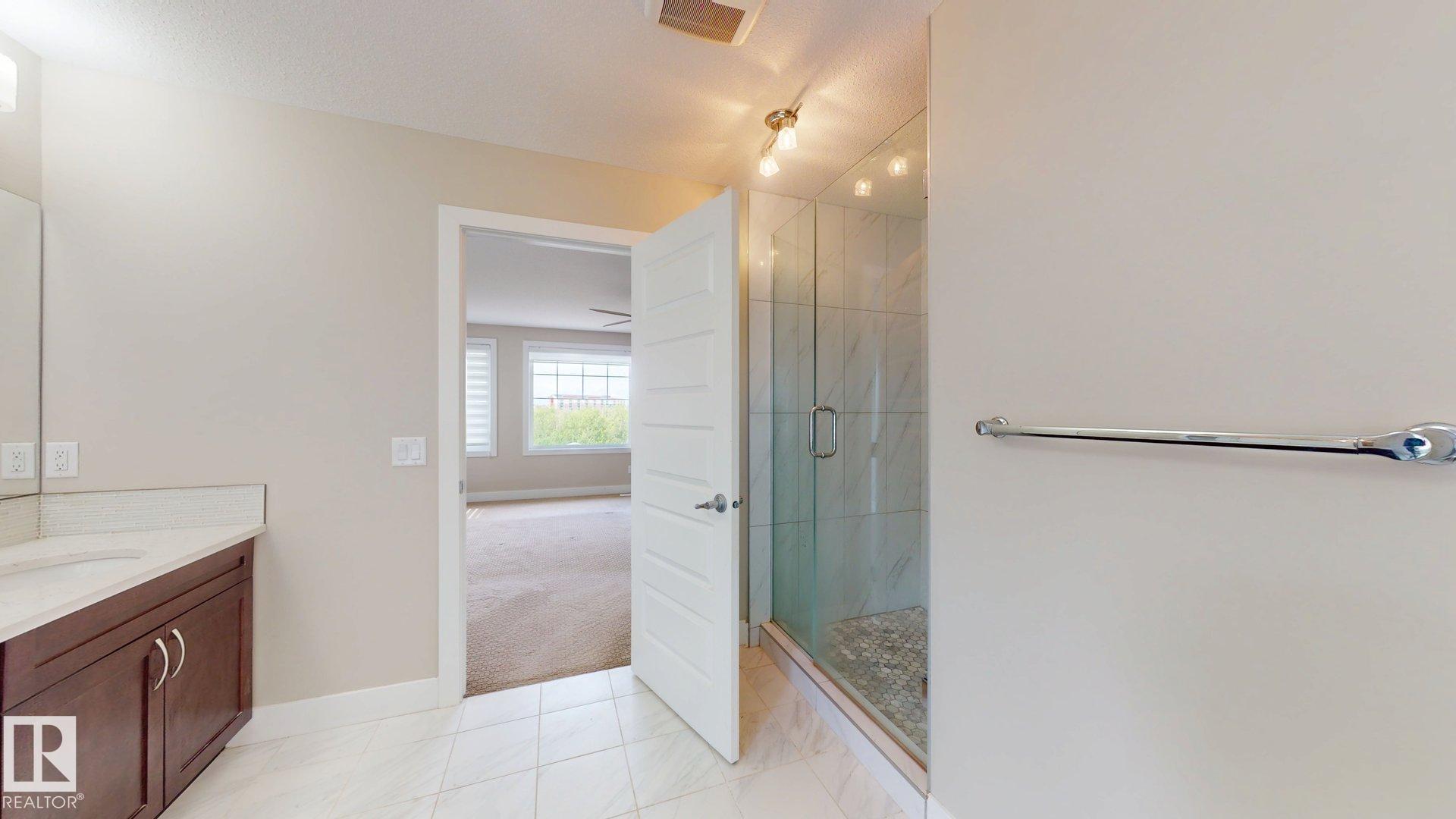 Photo 32 at 4016 8 Street NW, Maple Crest, Edmonton