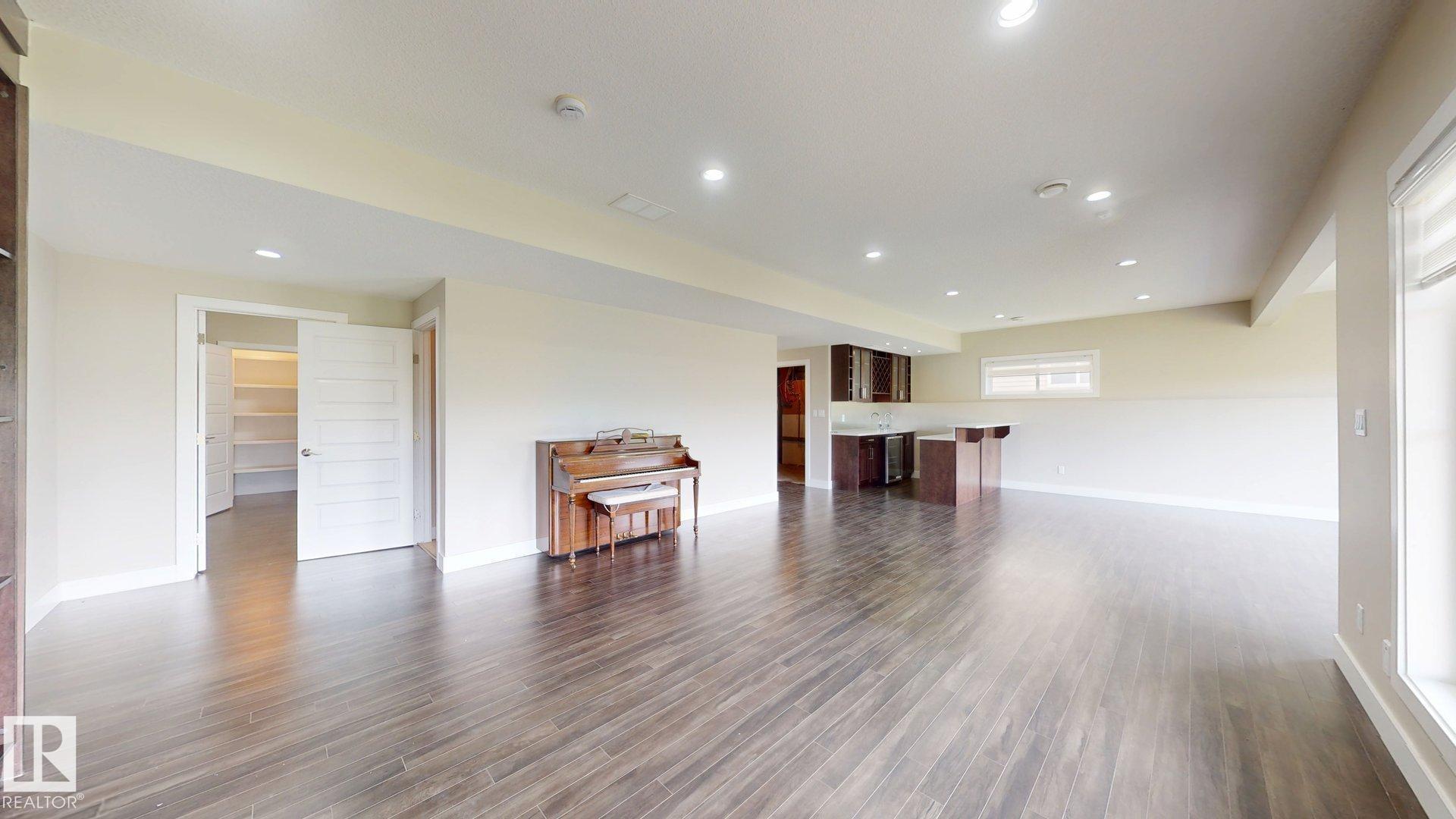 Photo 40 at 4016 8 Street NW, Maple Crest, Edmonton