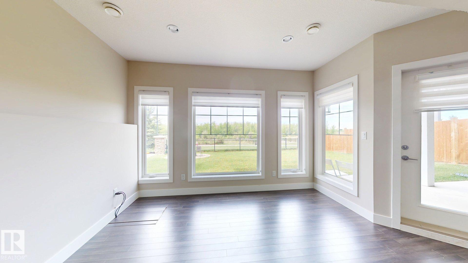 Photo 42 at 4016 8 Street NW, Maple Crest, Edmonton
