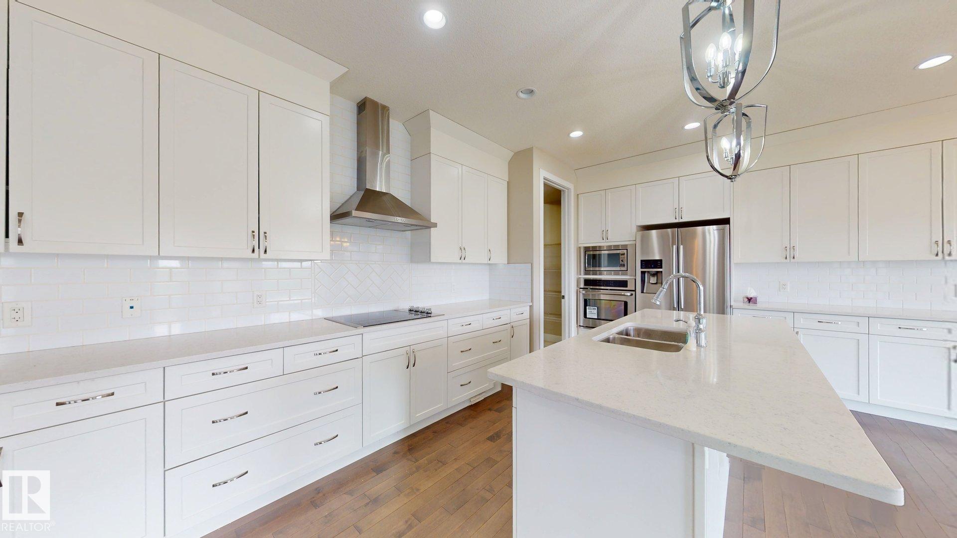 Photo 9 at 4016 8 Street NW, Maple Crest, Edmonton
