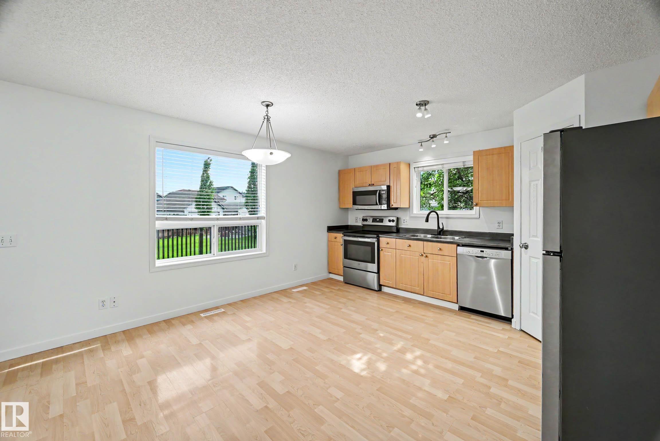 Photo 13 at 14014 158a Avenue NW, Carlton, Edmonton