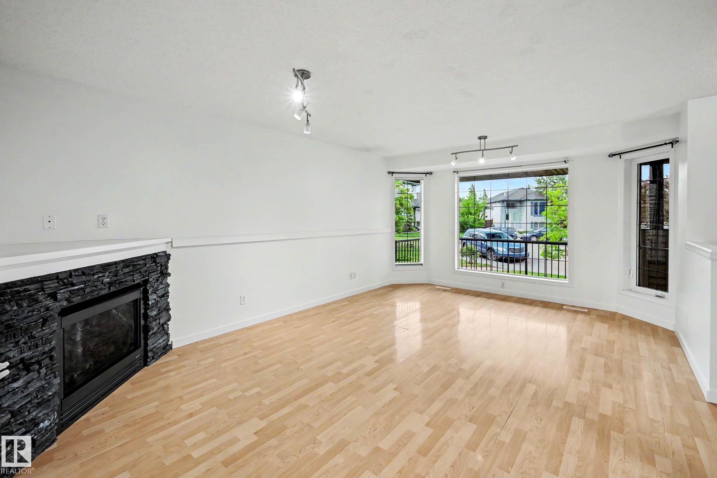 Photo 7 at 14014 158a Avenue NW, Carlton, Edmonton