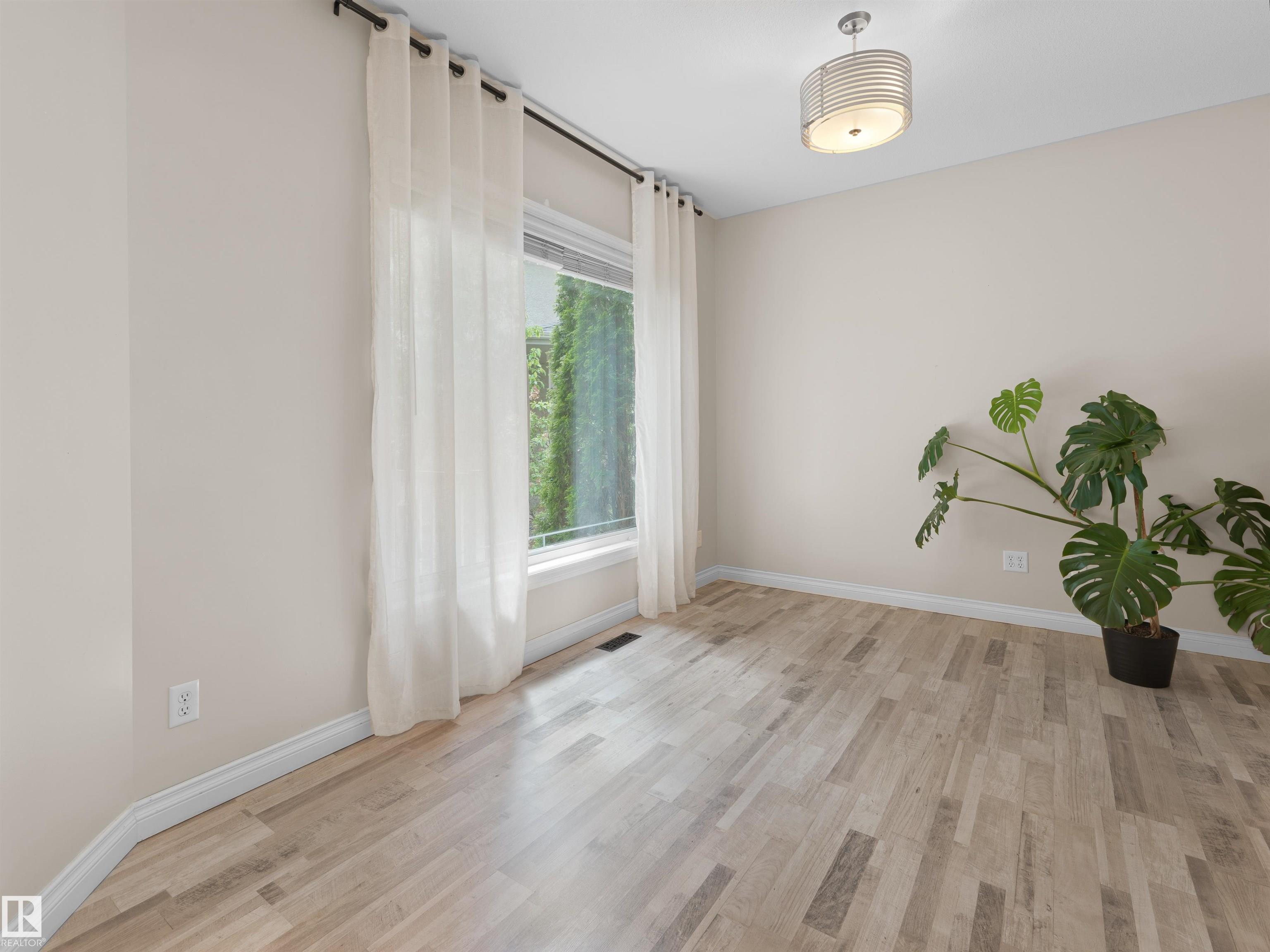 Photo 13 at 8708 207 Street NW, Suder Greens, Edmonton