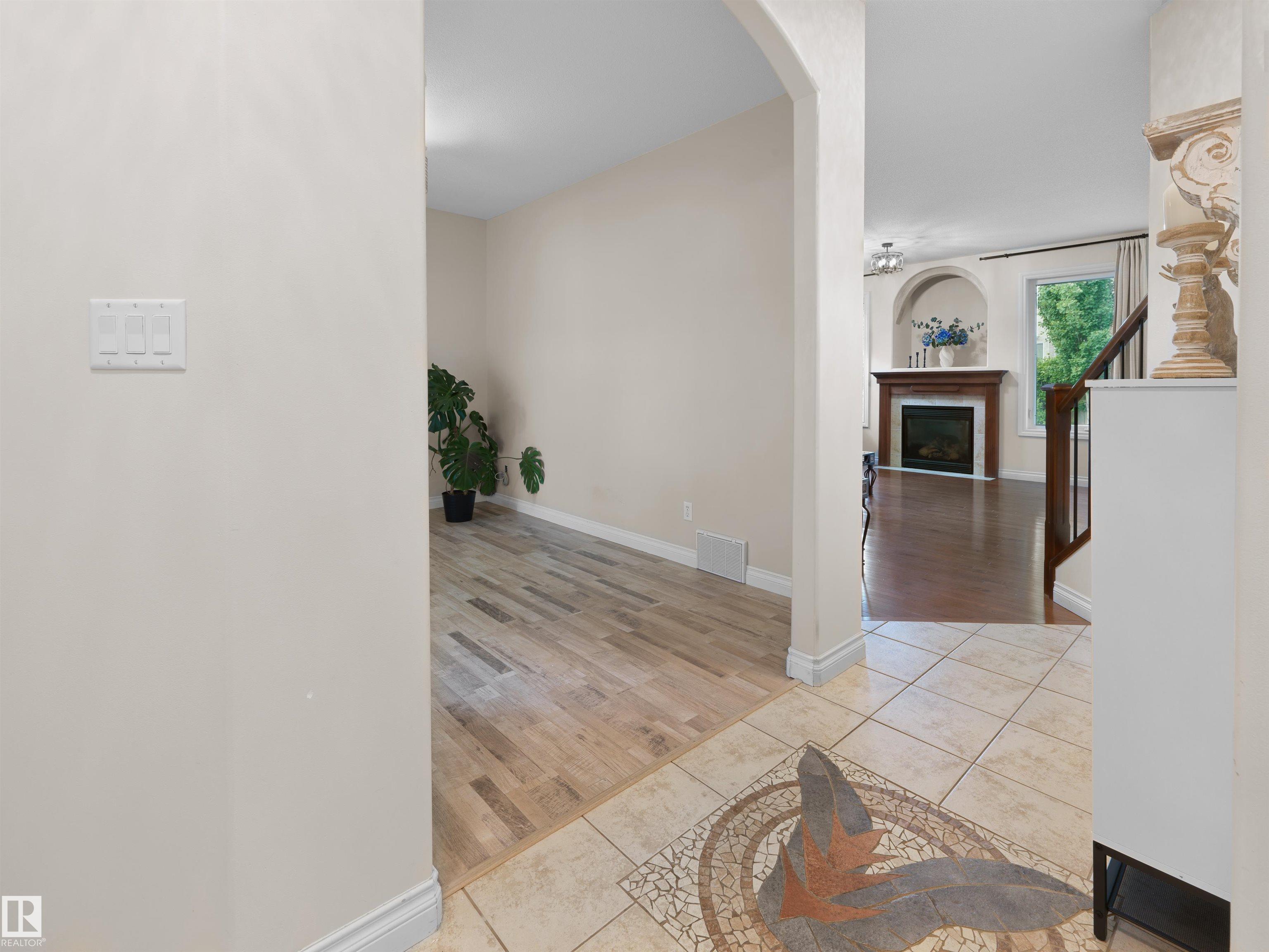 Photo 14 at 8708 207 Street NW, Suder Greens, Edmonton
