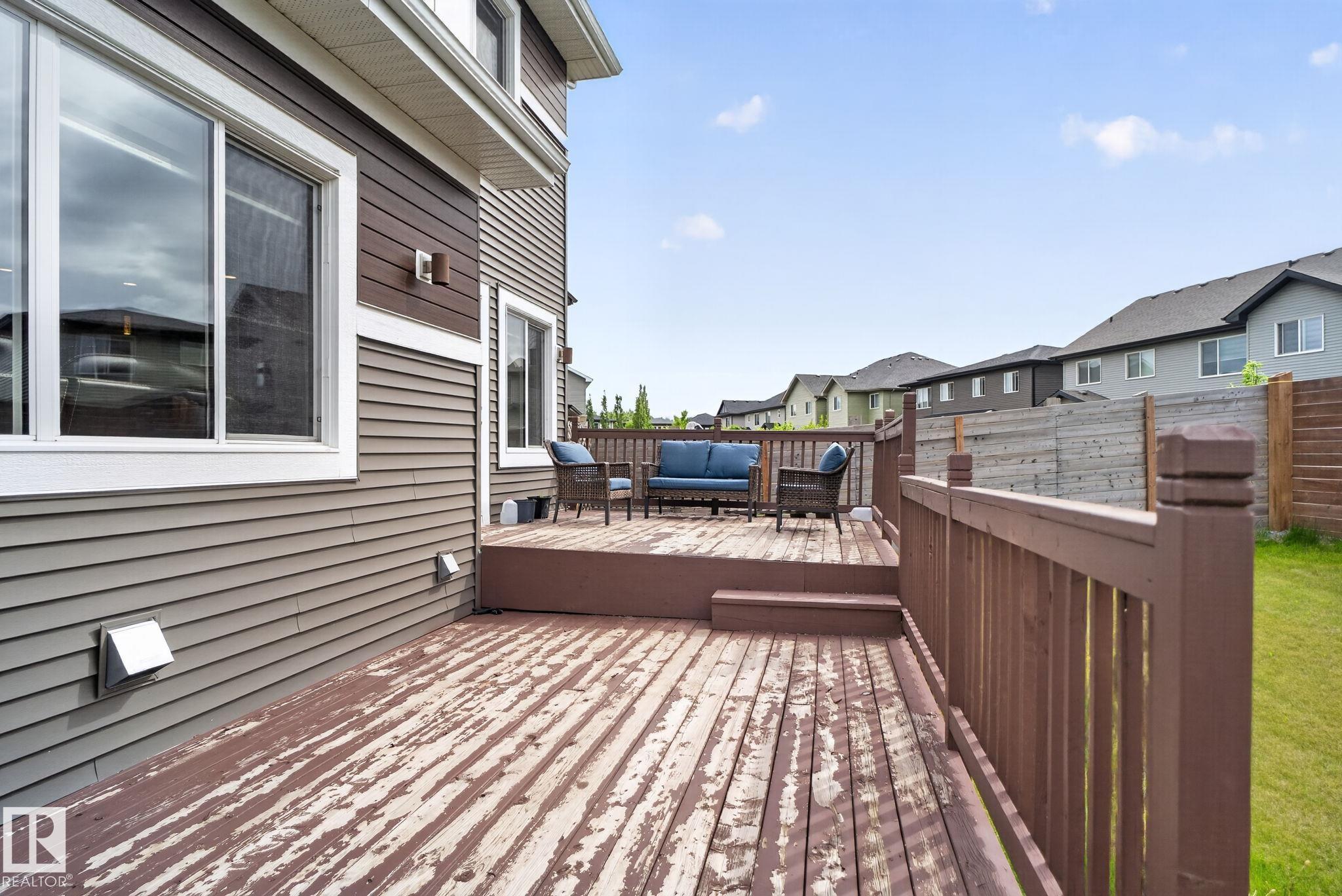 704 39 Street SW, Charlesworth, Edmonton