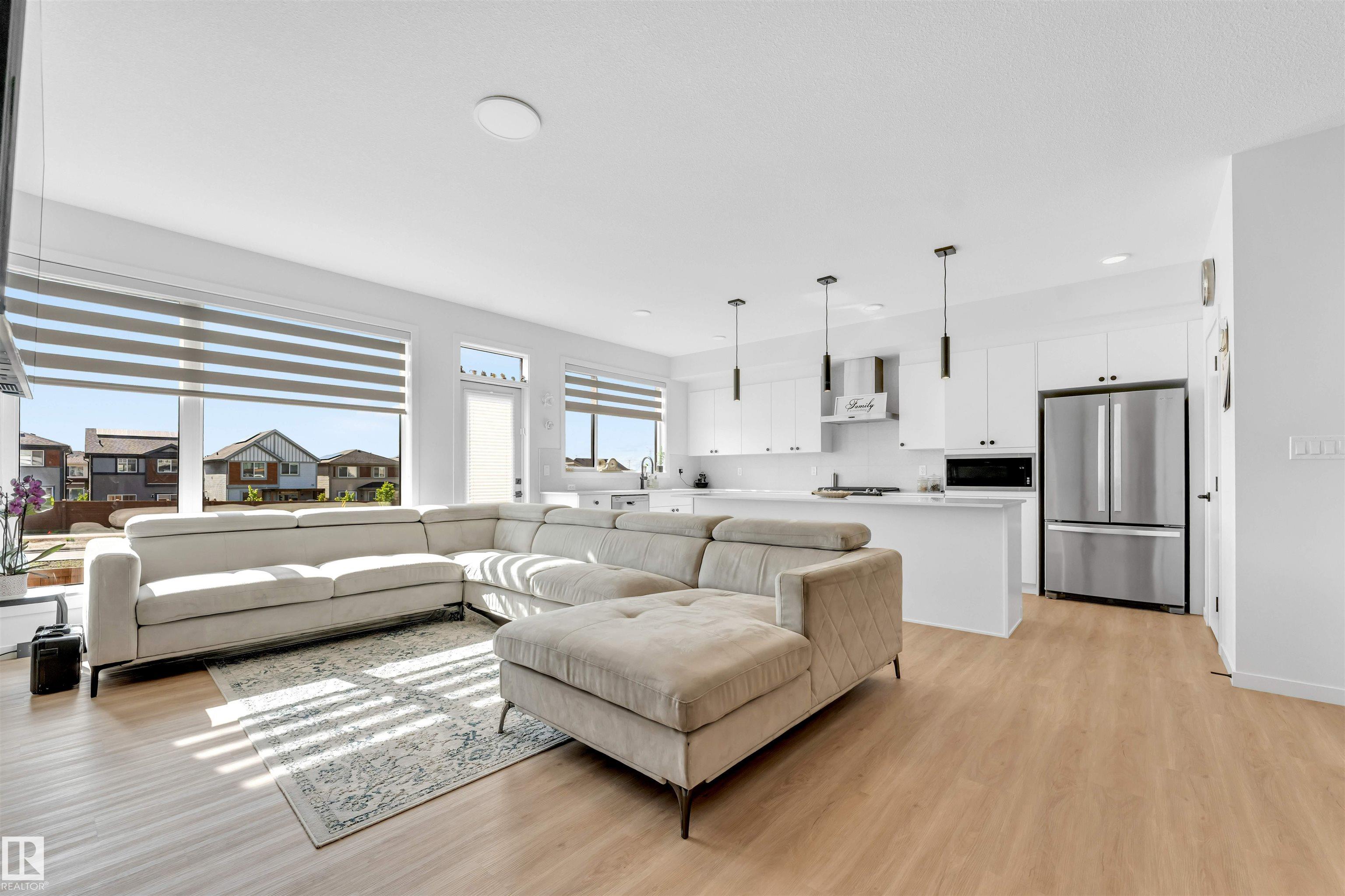 460 33 Street SW, Alces, Edmonton