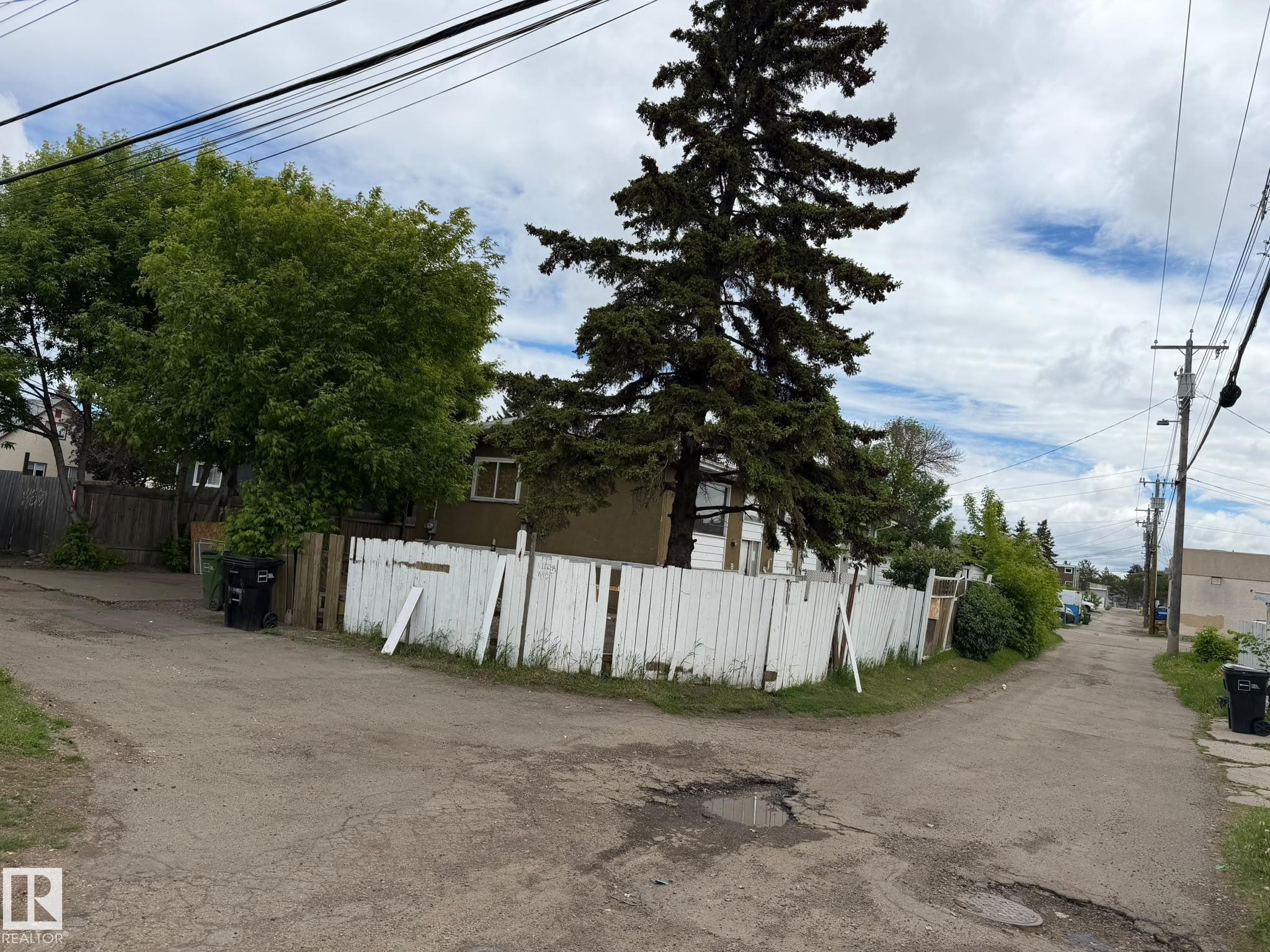 Photo 6 at 13208 91 Street NW, Glengarry, Edmonton