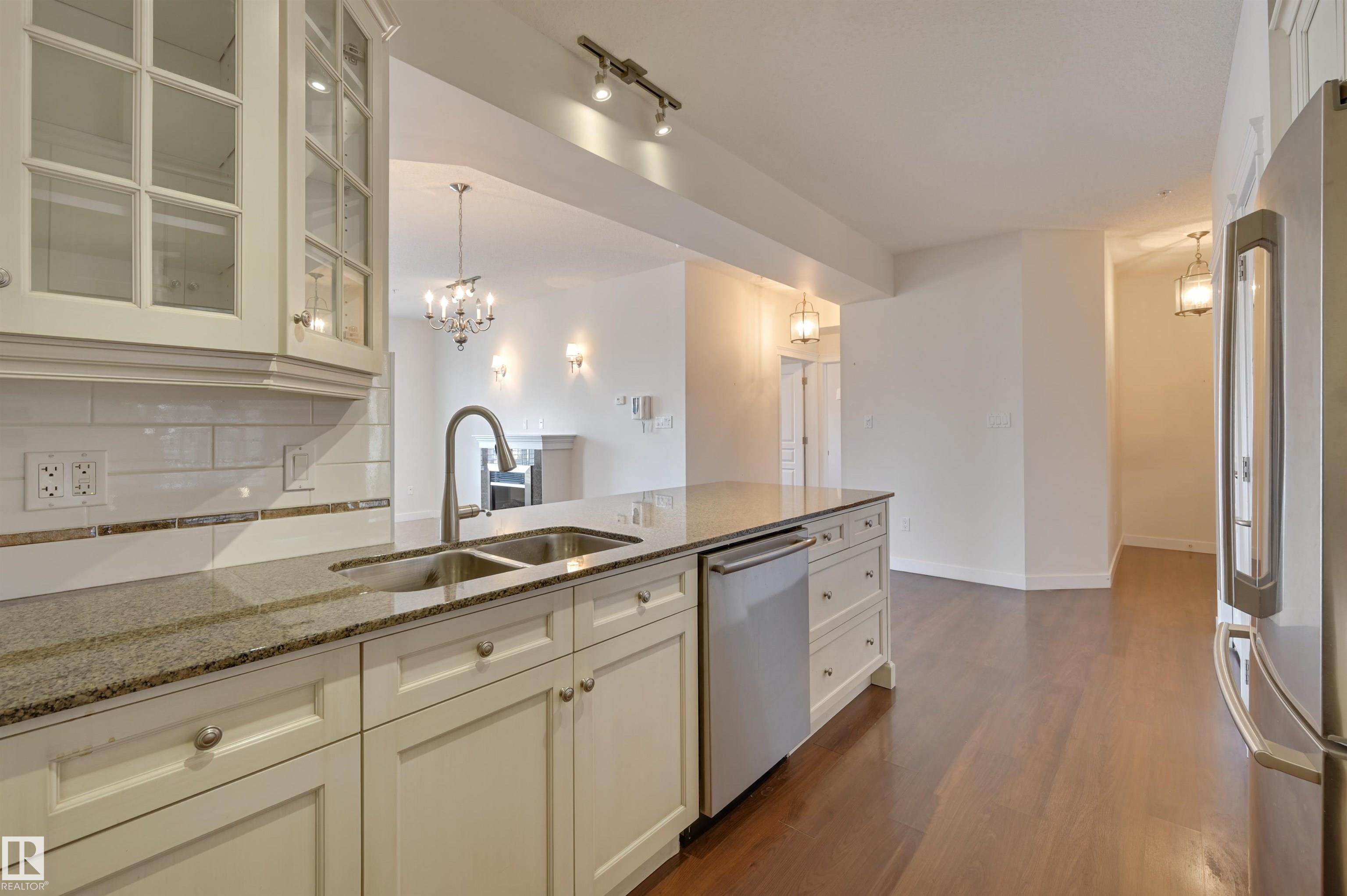 Photo 16 at 521 - 10333 112 Street NW, Wîhkwêntôwin, Edmonton