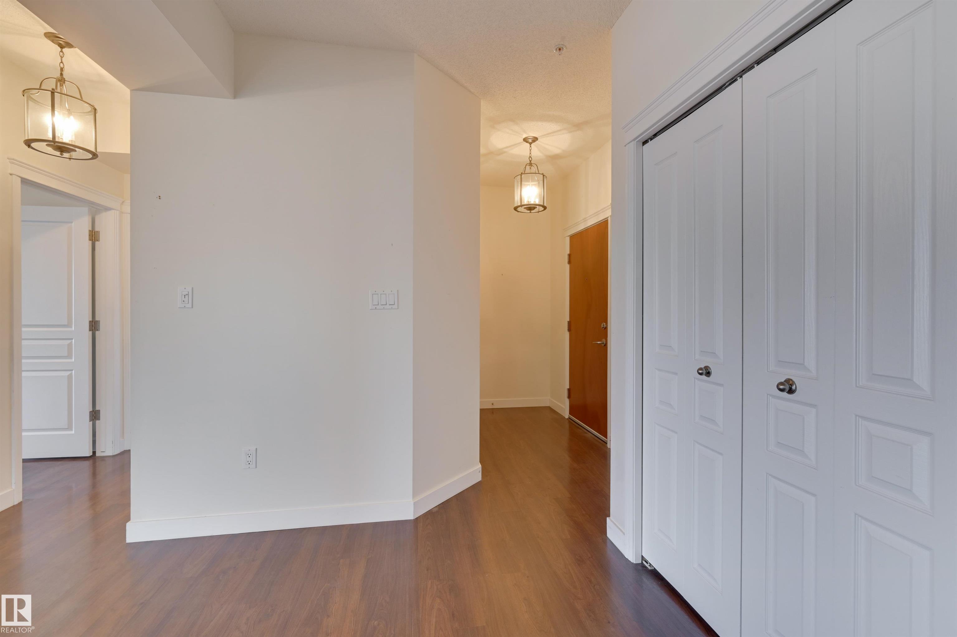 Photo 17 at 521 - 10333 112 Street NW, Wîhkwêntôwin, Edmonton
