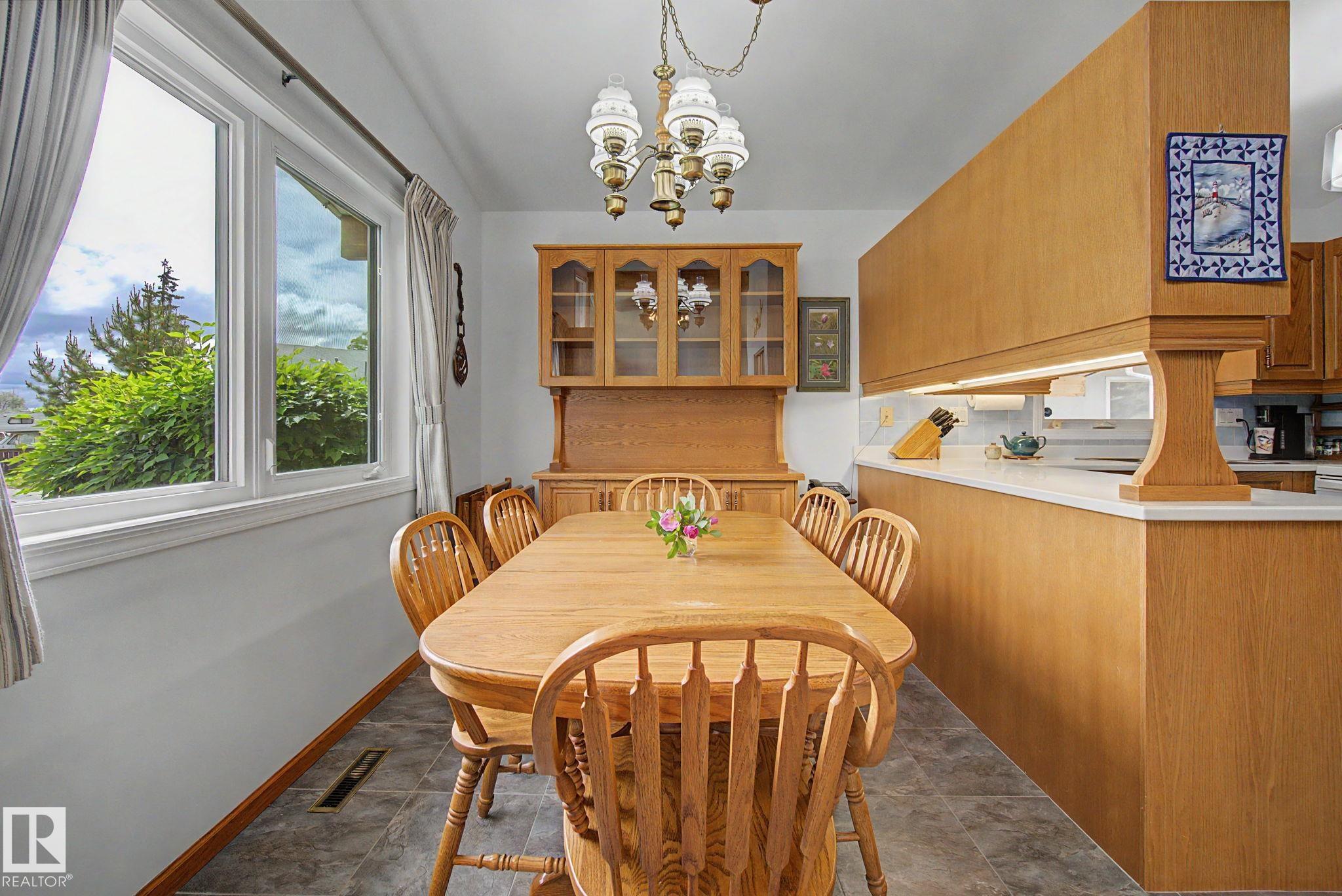 Photo 12 at 8706 162 Street NW, Meadowlark Park, Edmonton