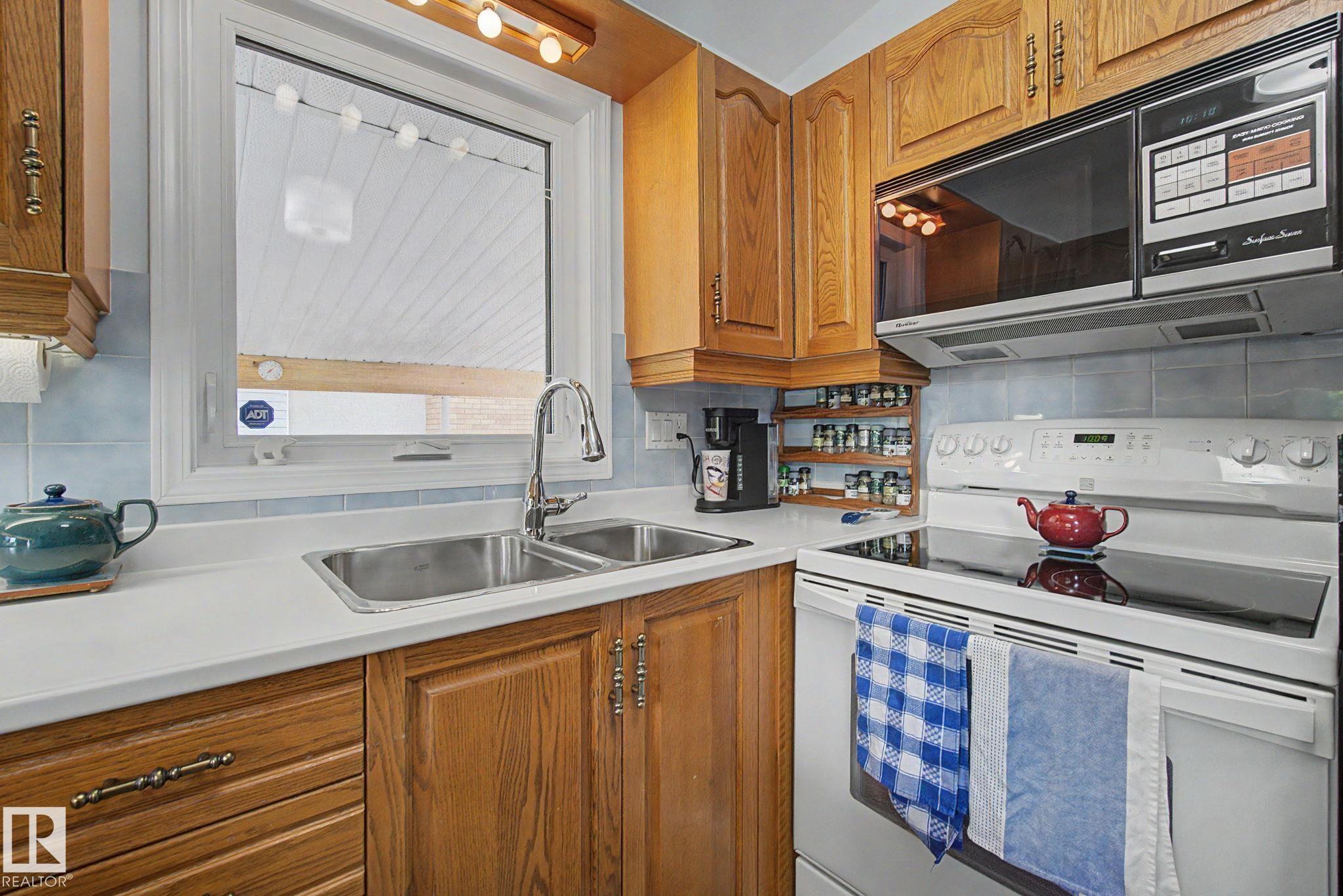 Photo 17 at 8706 162 Street NW, Meadowlark Park, Edmonton