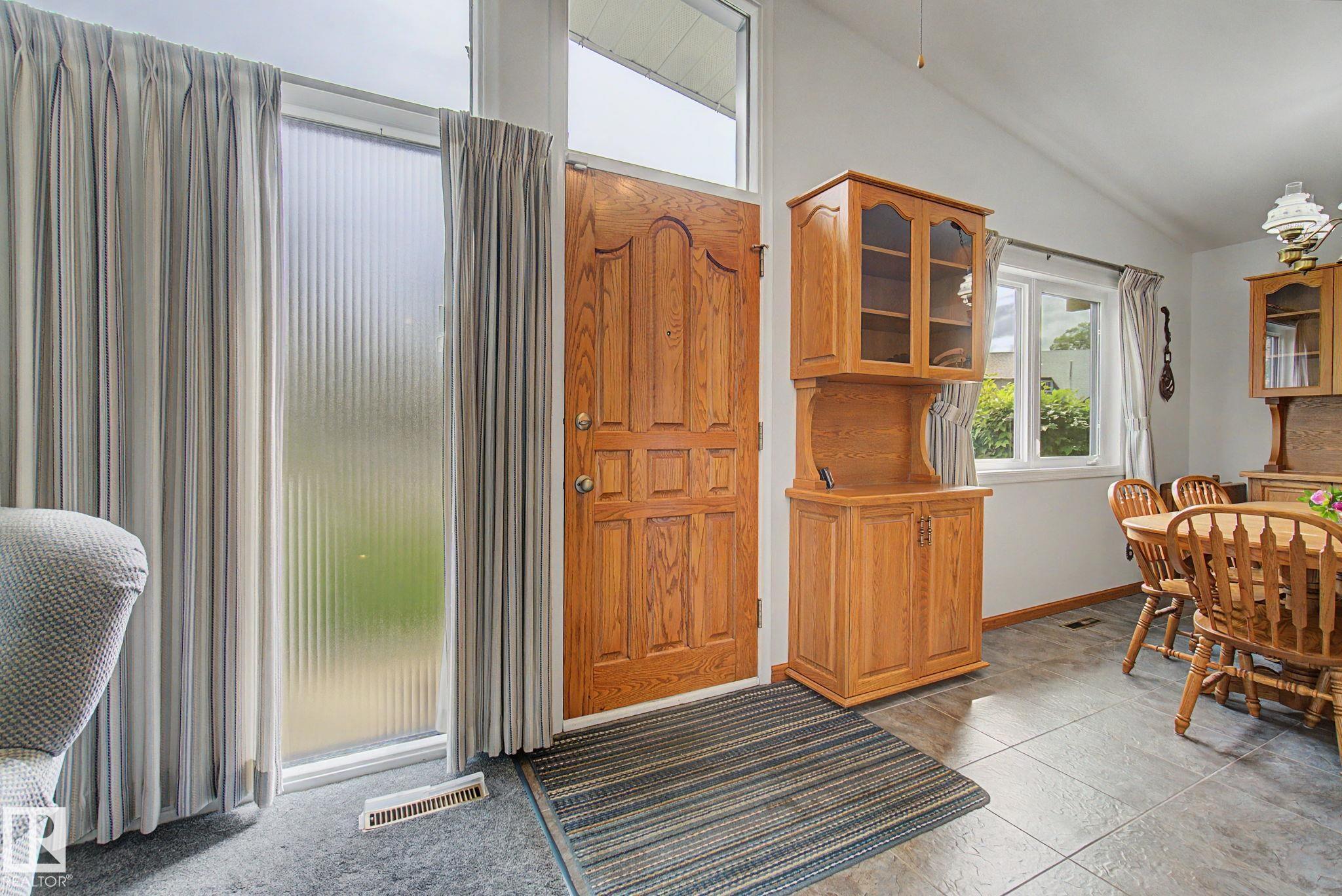 8706 162 Street NW, Meadowlark Park, Edmonton