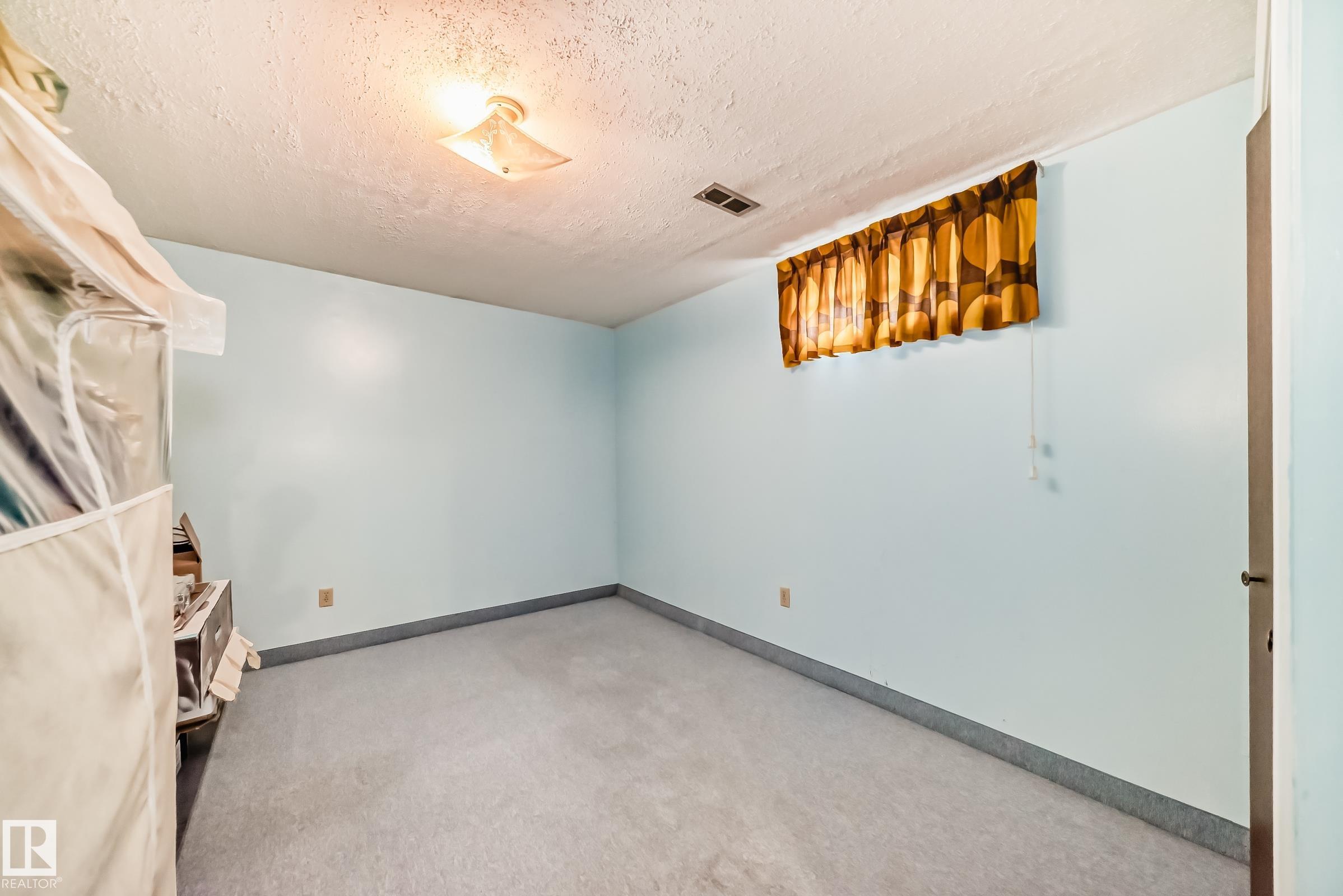 Photo 38 at 8311 150 Avenue NW, Evansdale, Edmonton