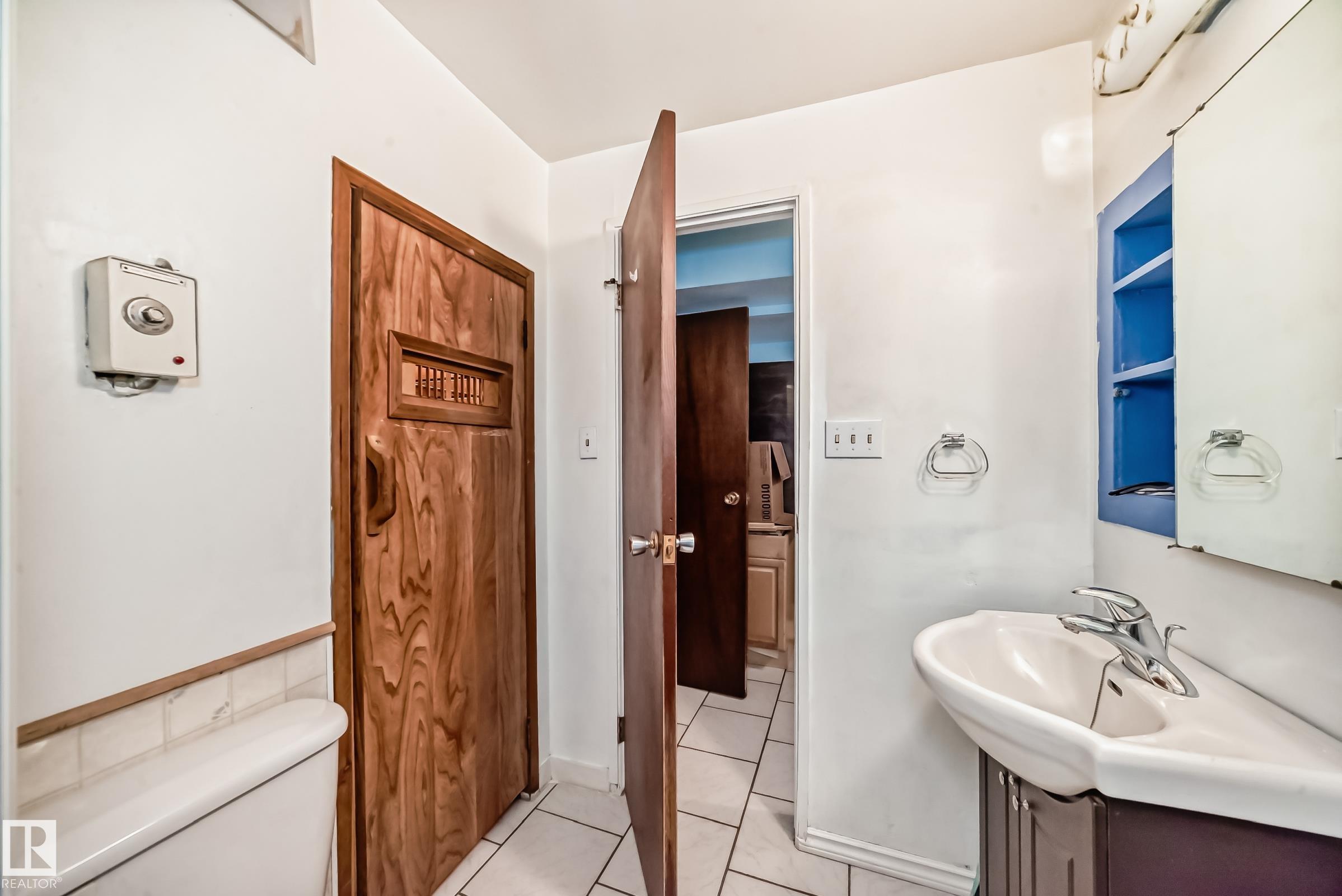 Photo 44 at 8311 150 Avenue NW, Evansdale, Edmonton
