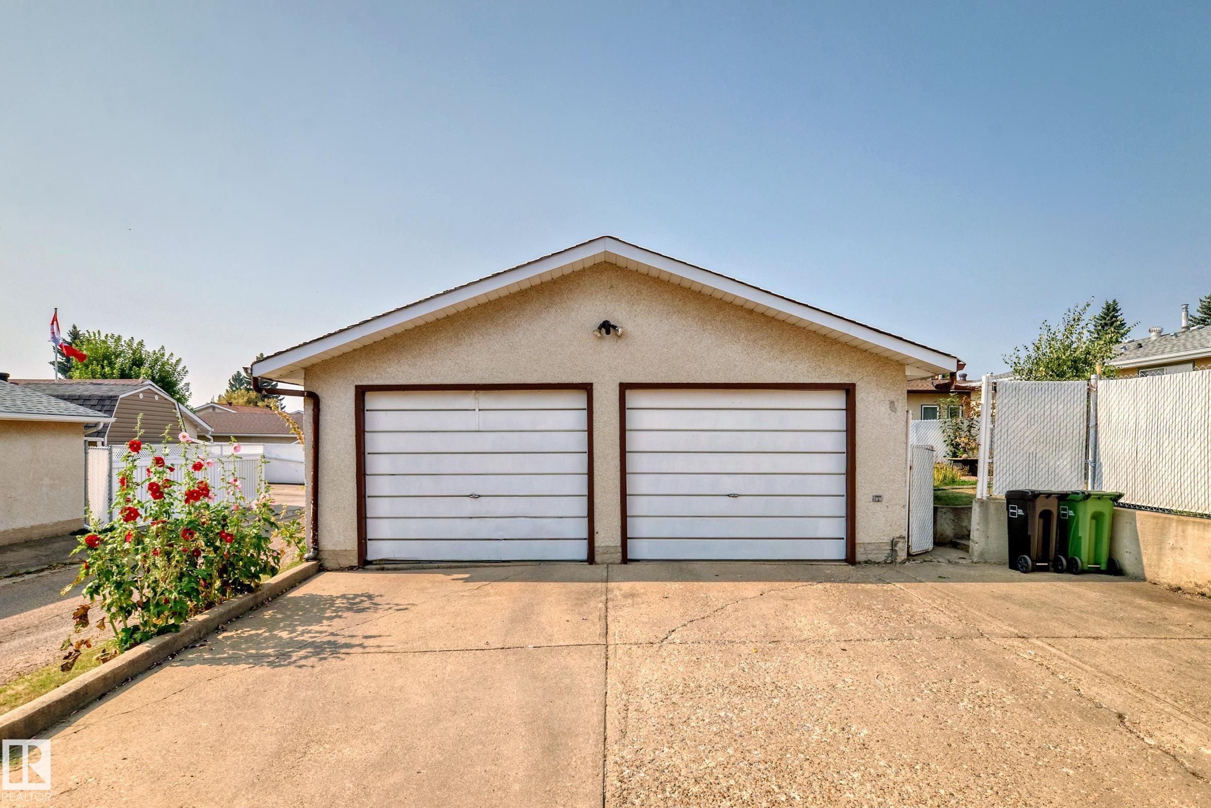 Photo 51 at 8311 150 Avenue NW, Evansdale, Edmonton