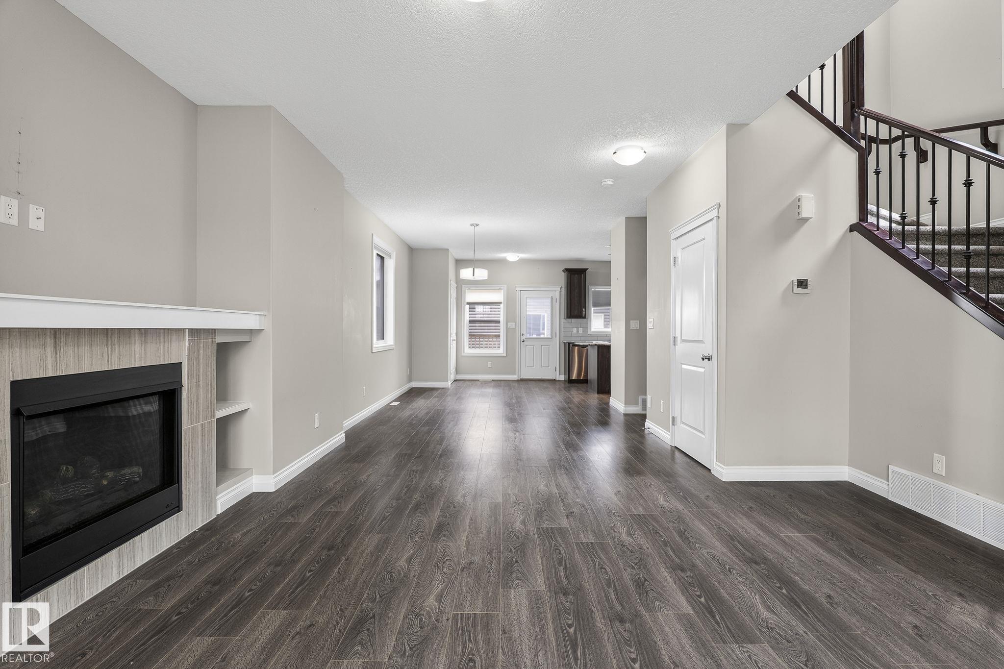 Photo 8 at 6927 Cardinal Wynd SW, Chappelle Area, Edmonton