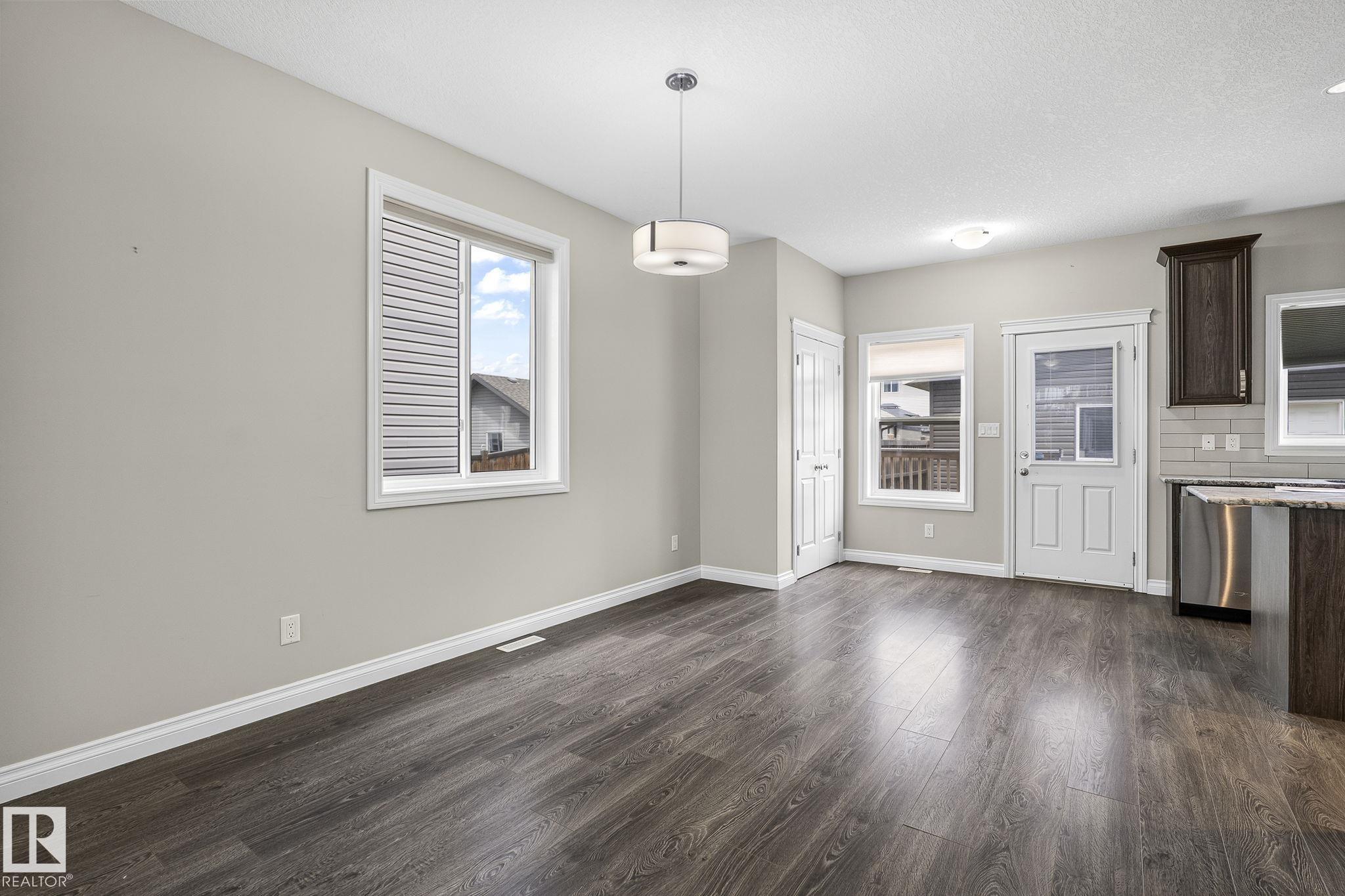 Photo 9 at 6927 Cardinal Wynd SW, Chappelle Area, Edmonton